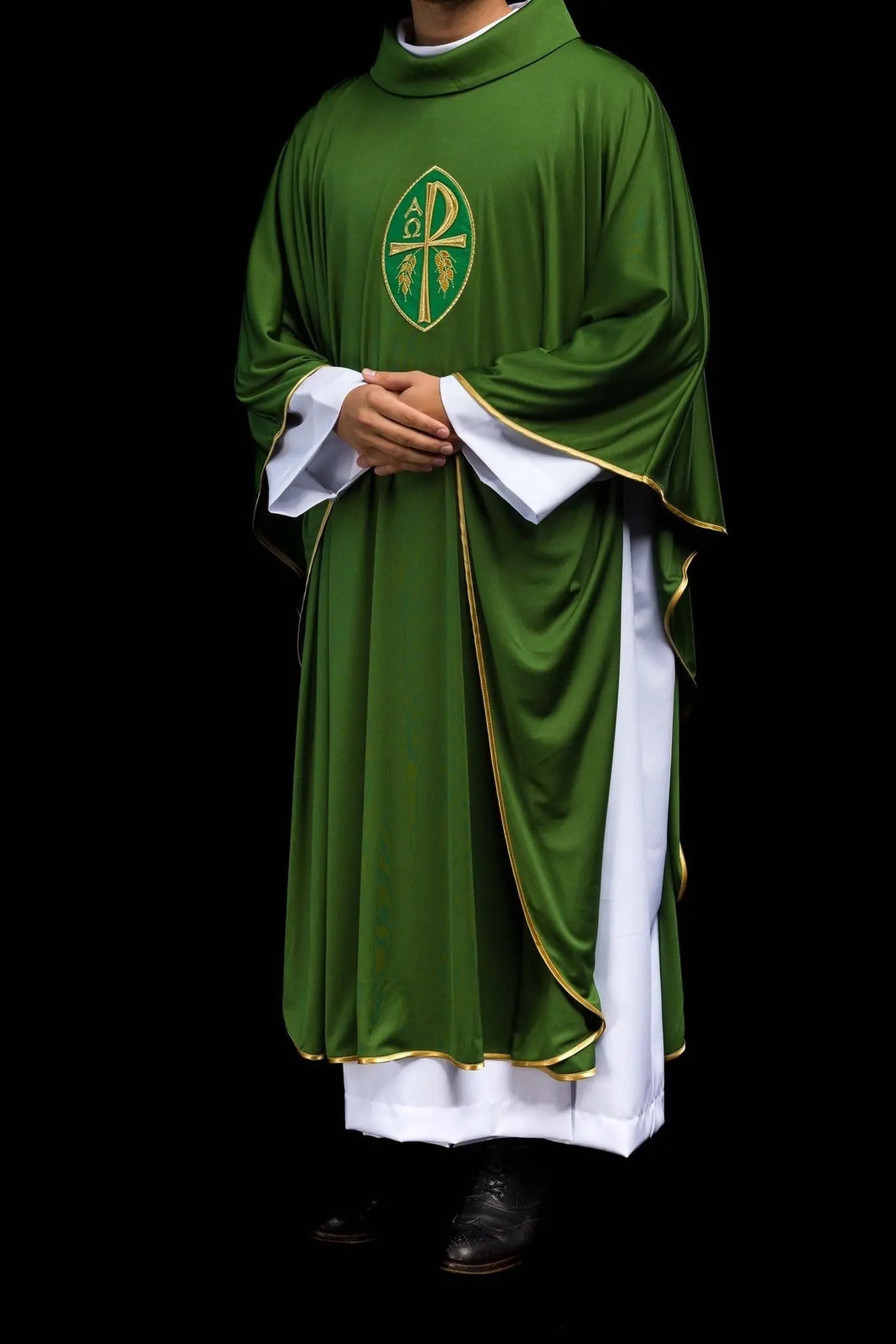 Chasuble embroidered cross green lightweight knitted fabric SACROLITE