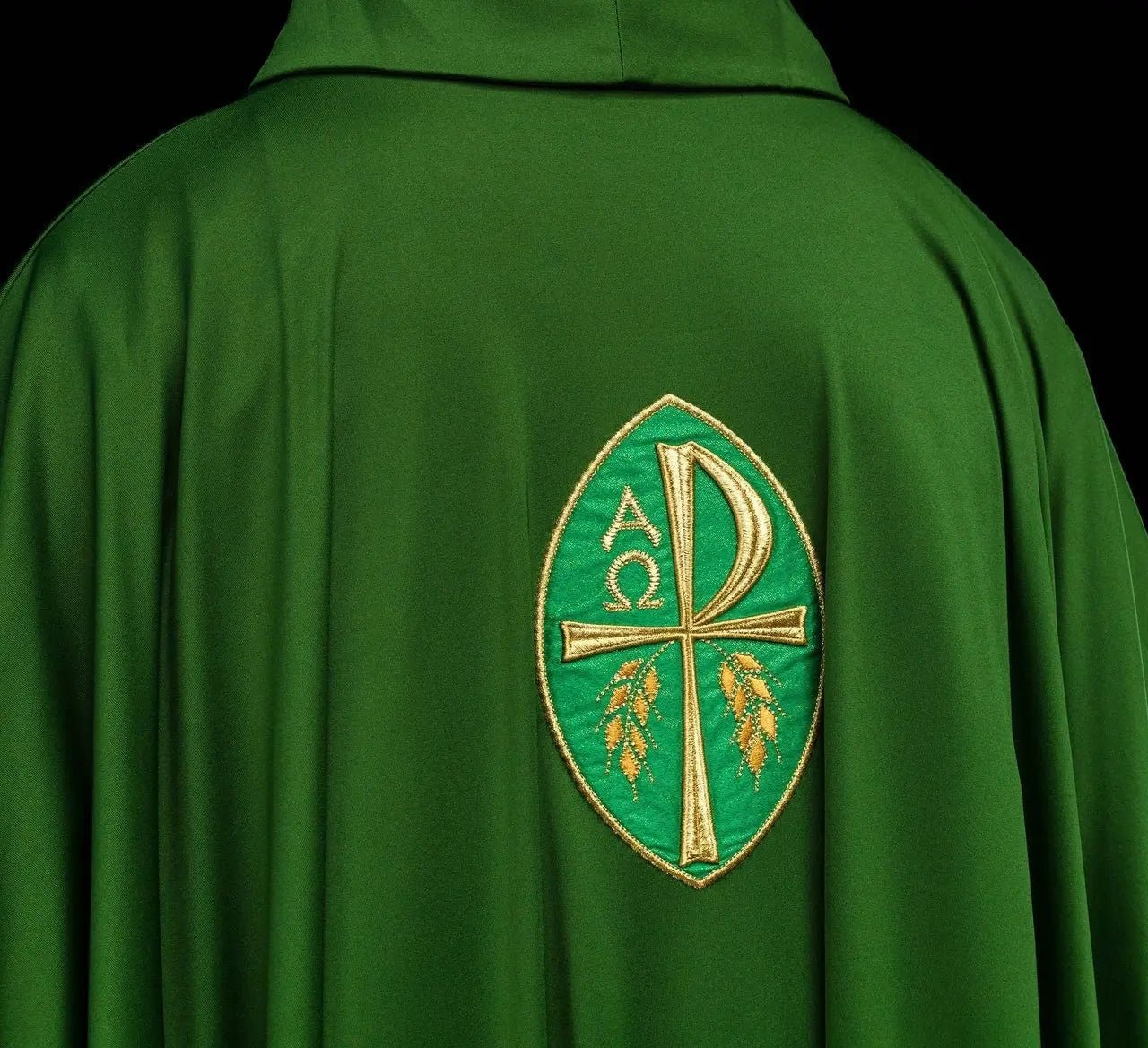 Chasuble croix brodée verte tissu tricoté léger SACROLITE