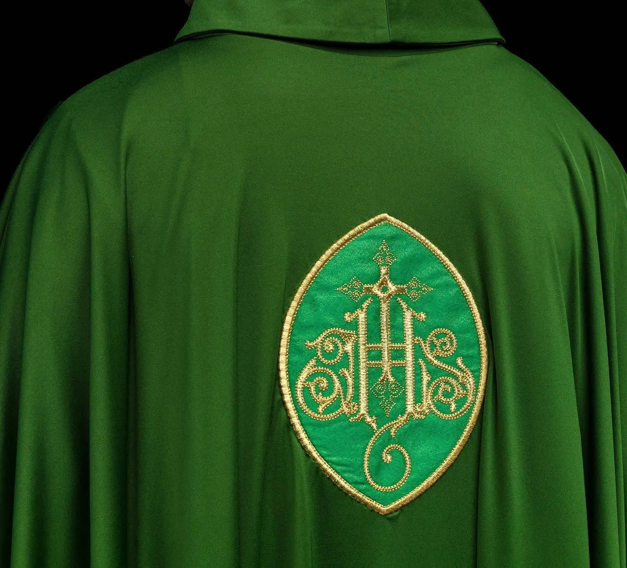 Chasuble embroidered with IHS lightweight SACROLITE knitted fabric