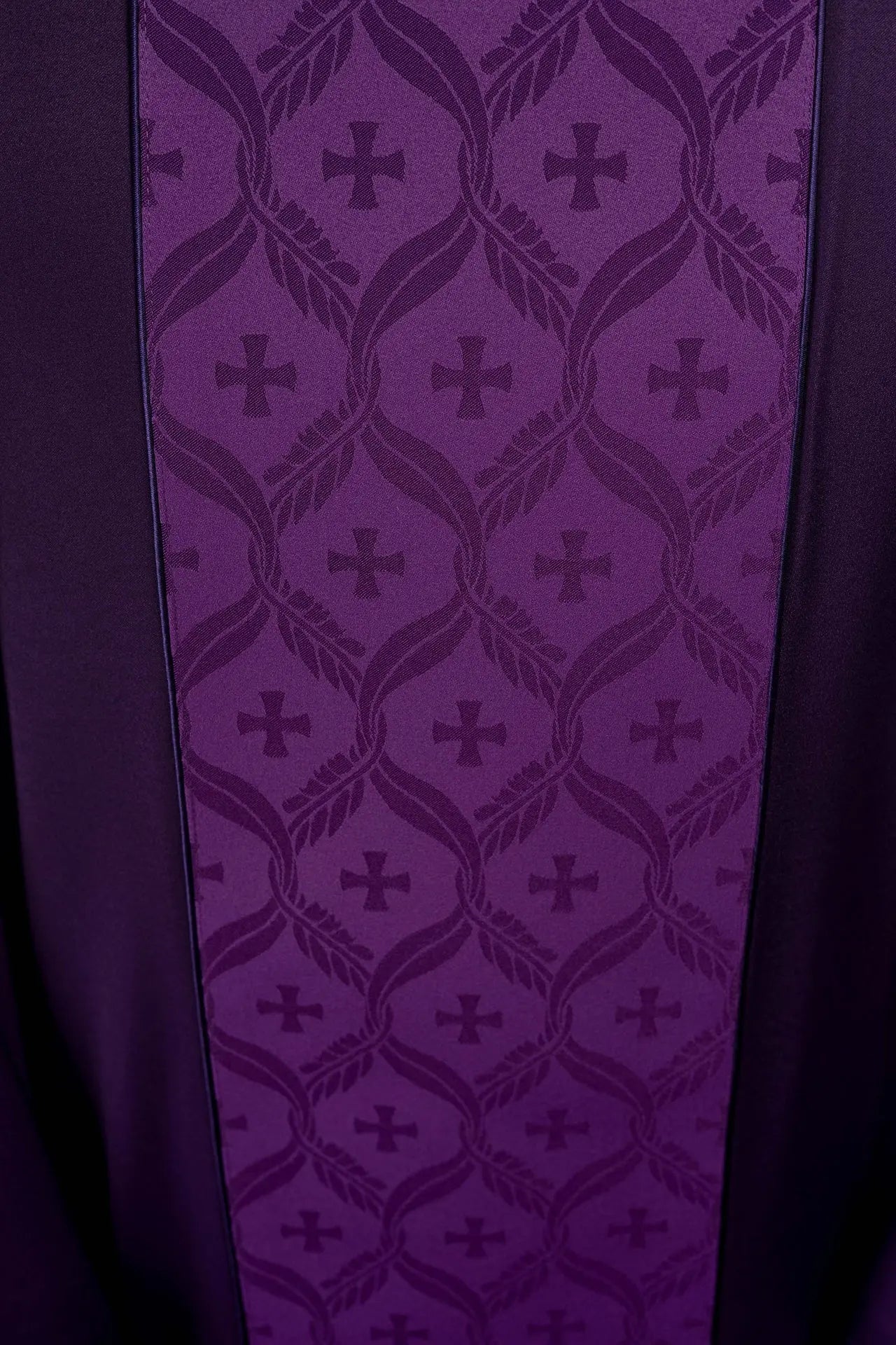 Purple Chasuble with Jacquard Cross-patterned Band