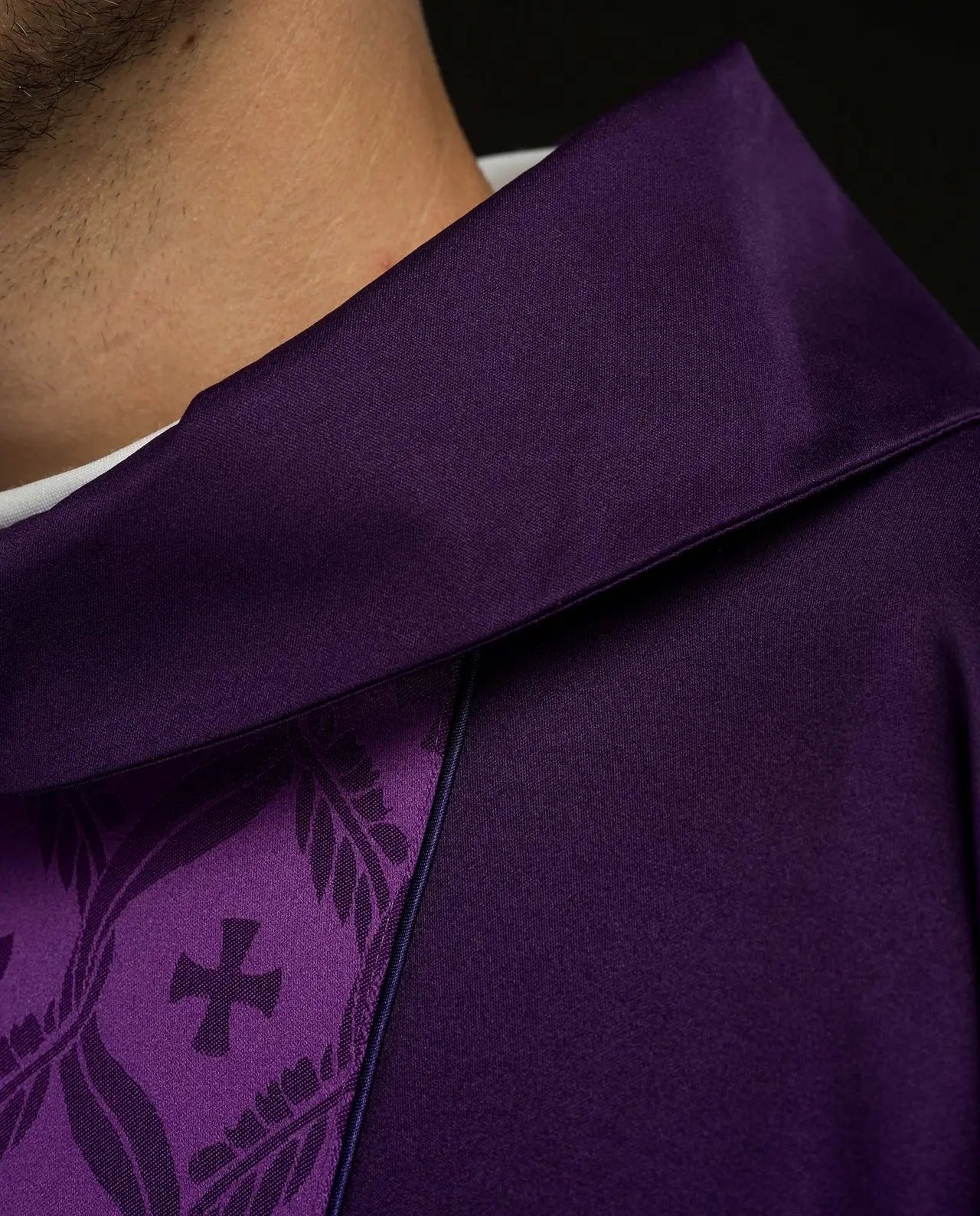Purple Chasuble with Jacquard Cross-patterned Band