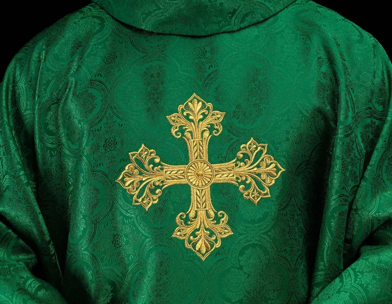 Green chasuble with cross jacquard fabric