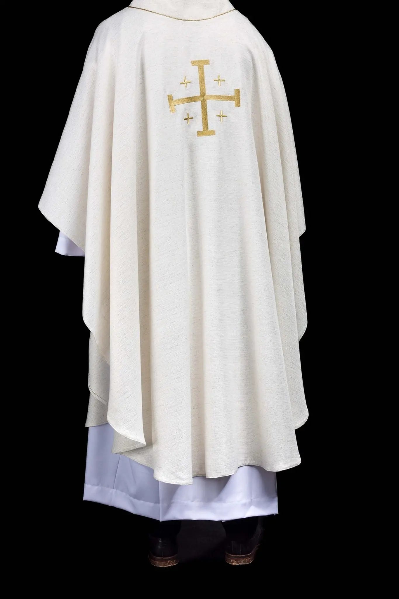 Embroidered chasuble with the Jerusalem Cross ecru