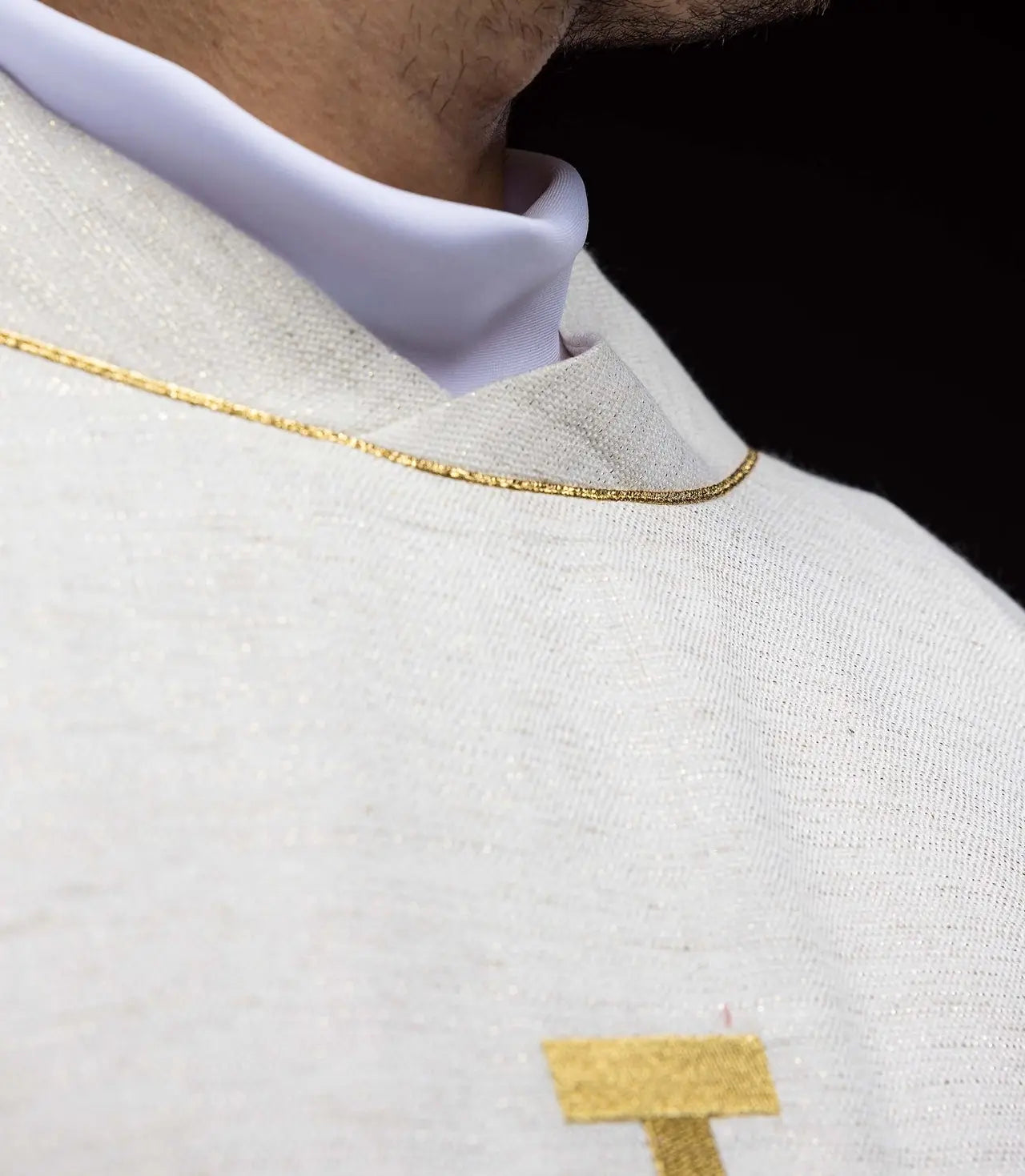 Embroidered chasuble with the Jerusalem Cross ecru