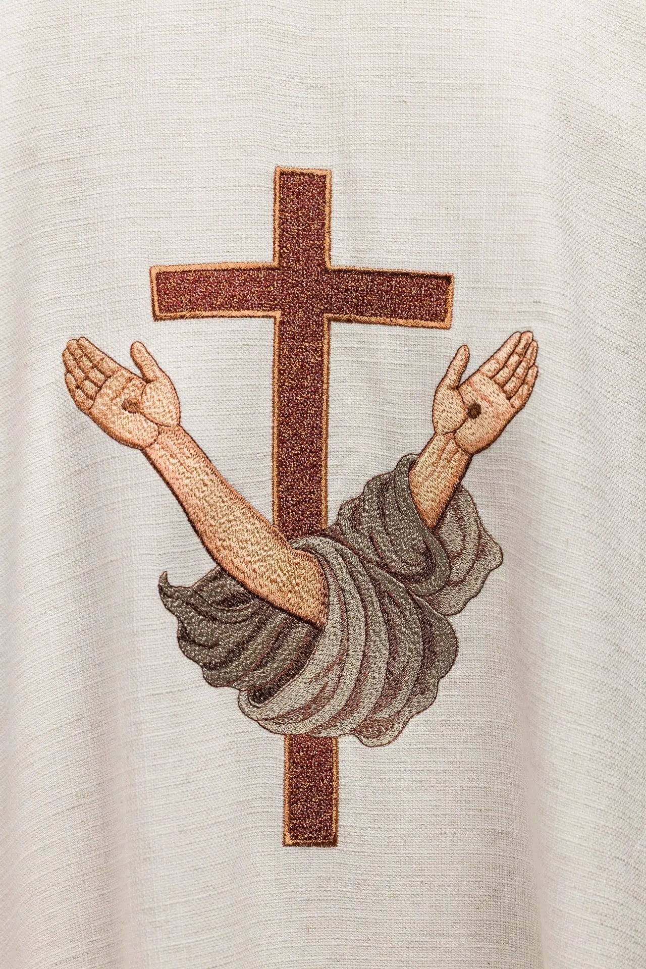 Chasuble brodée avec l'image de Saint François