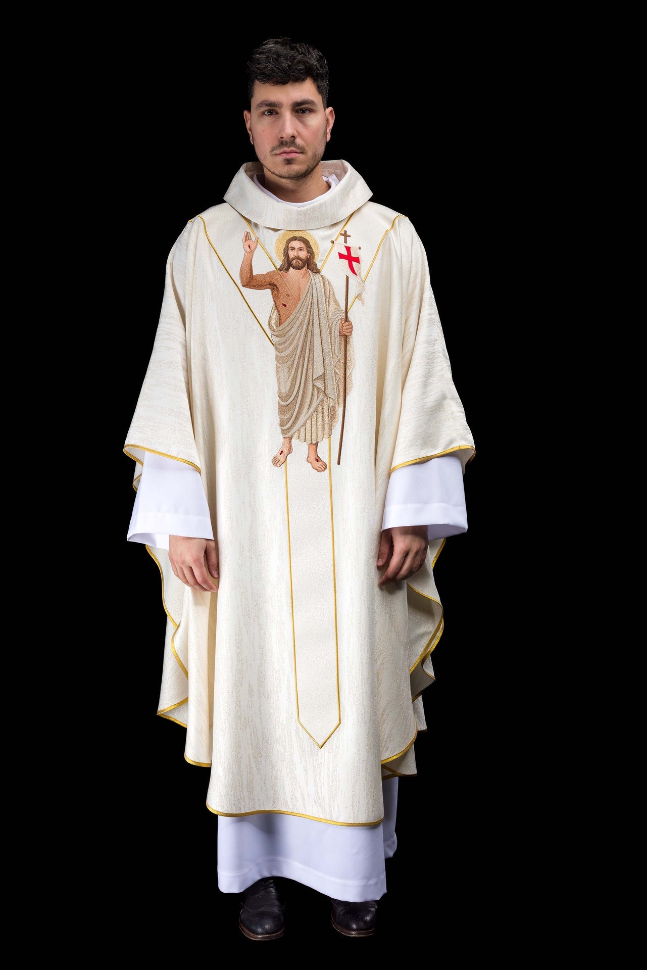 Ornat haftowany z wizerunkiem Jezusa Zmartwychwstałego i Baranka Wielkanocnego - ORNATY.PL