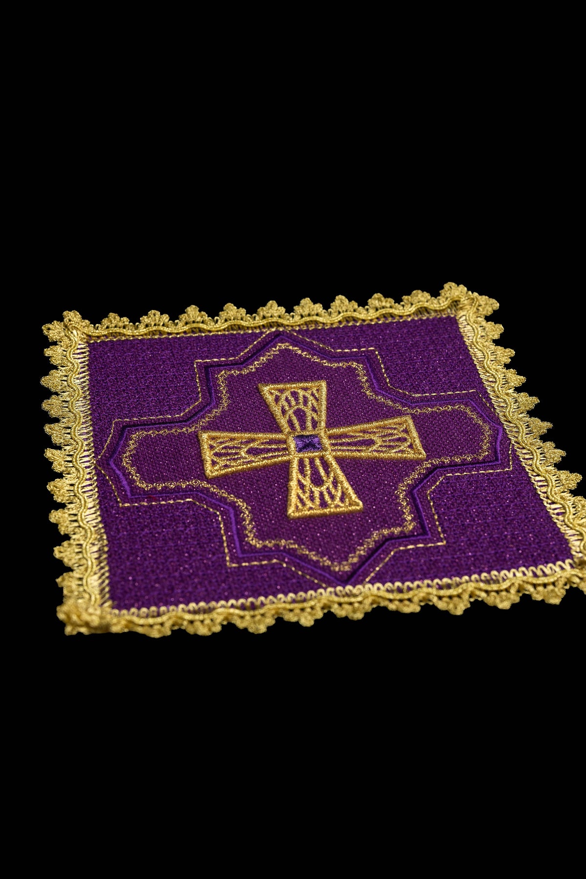 Ensemble de fanions dans les quatre couleurs liturgiques