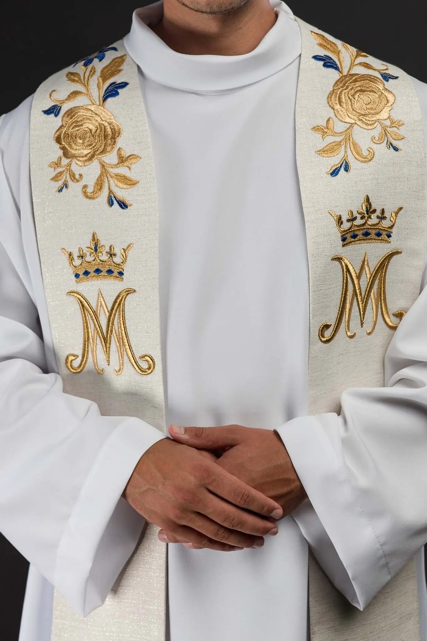 Étole brodée avec symbole marial
