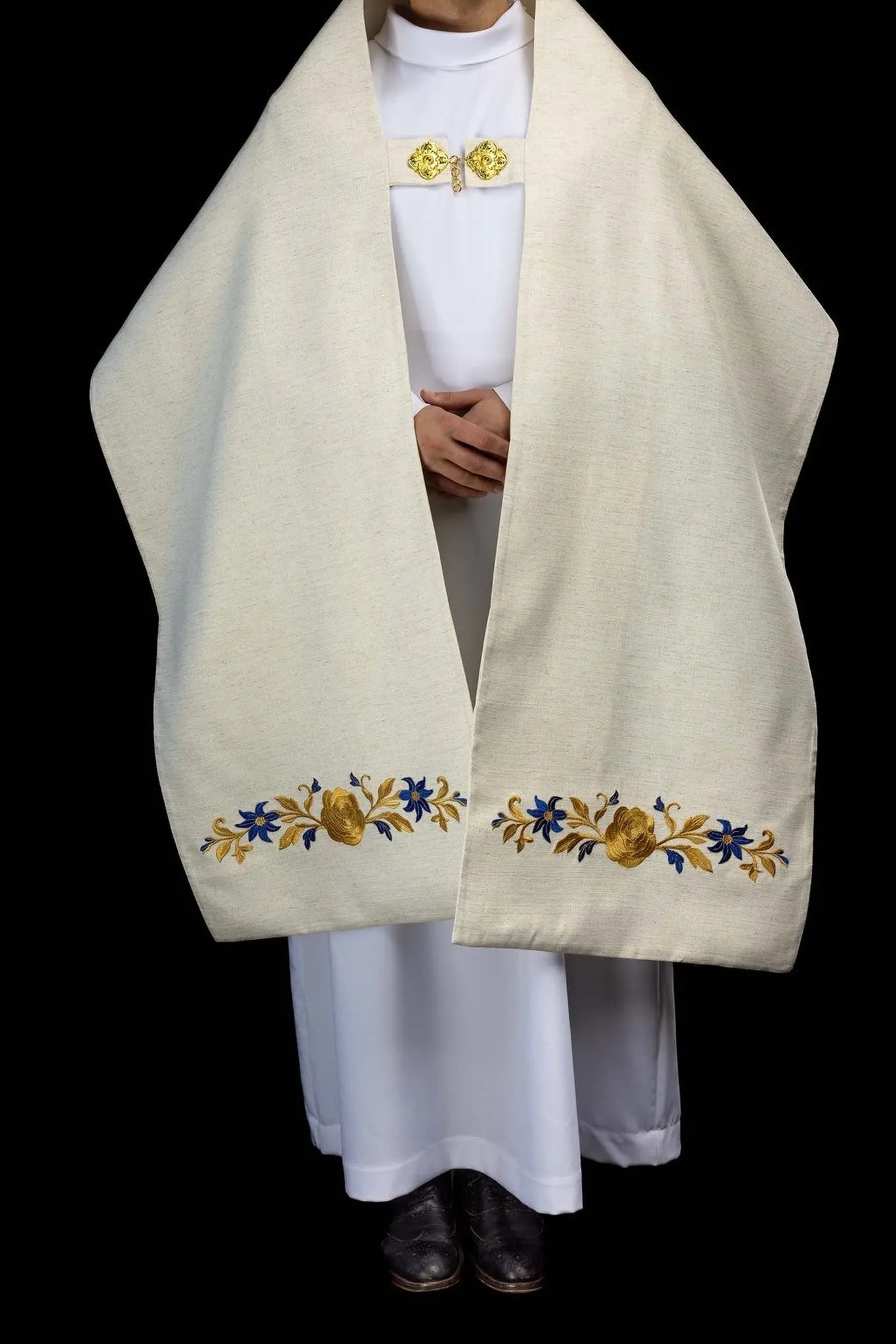 Voile huméral écru avec broderie mariale