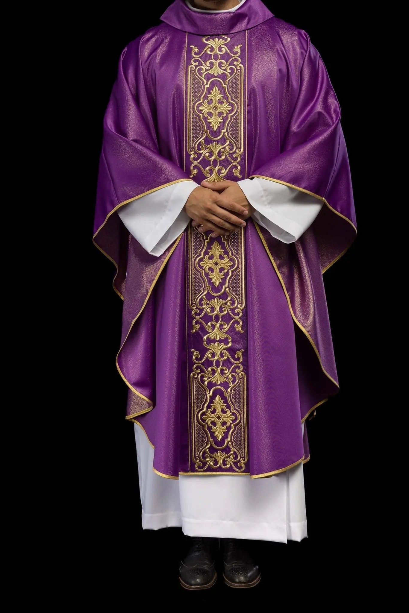 Purple chasuble richly embroidered lustre