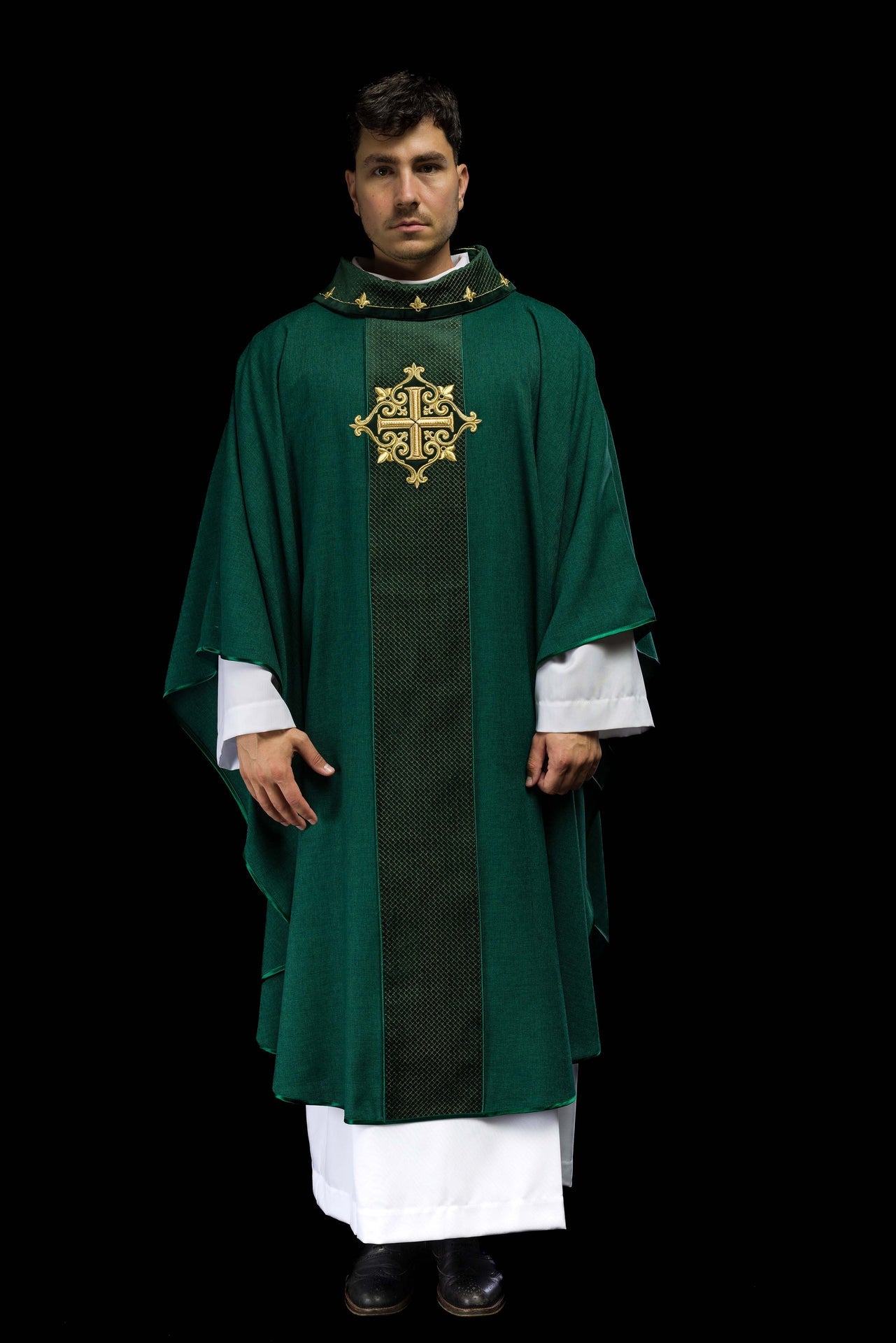 Ornat haftowany na aksamicie z symbolem Krzyż Zielony - ORNATY.PL