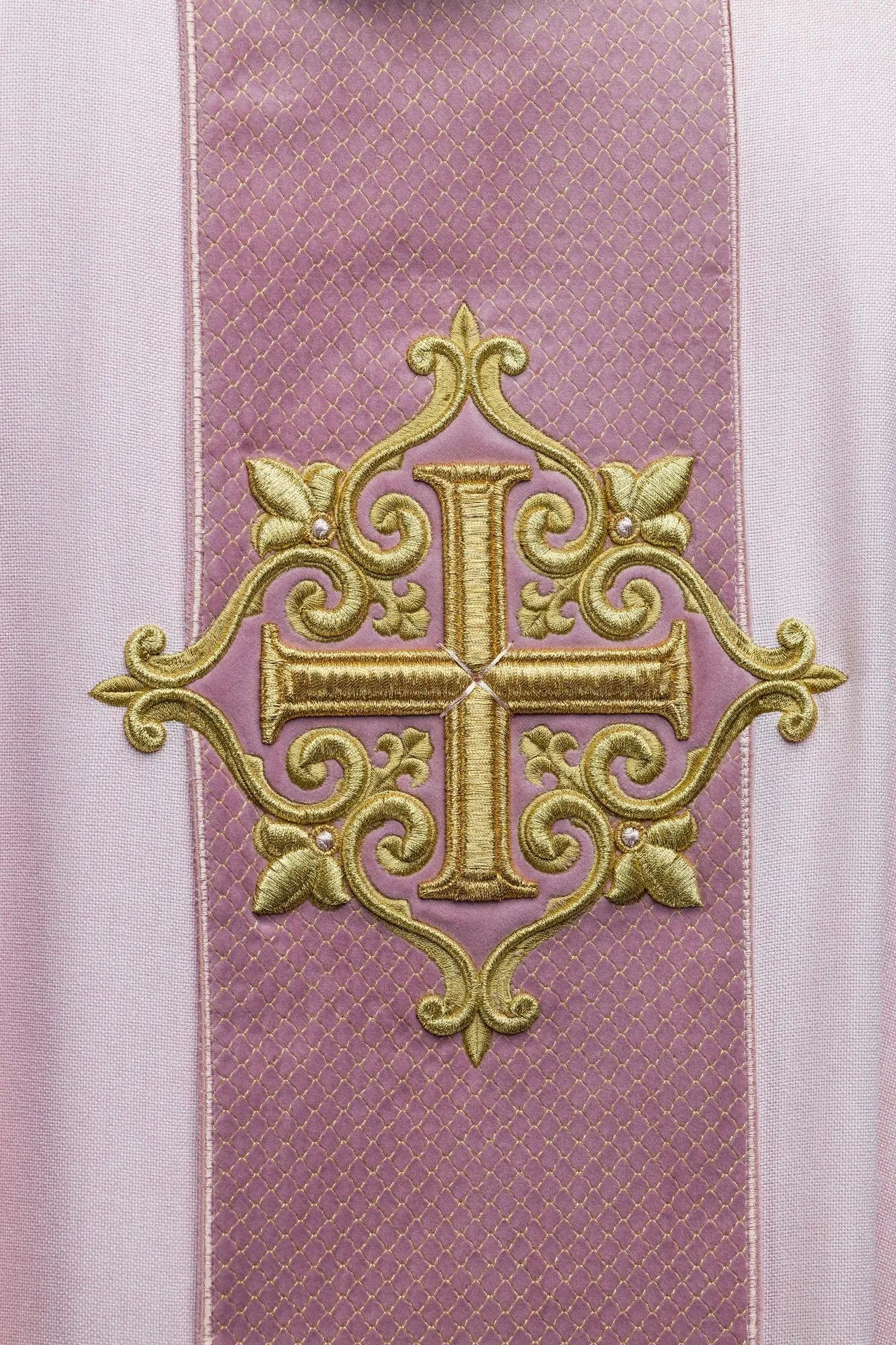 Chasuble embroidered on velvet with the symbol Cross Pink