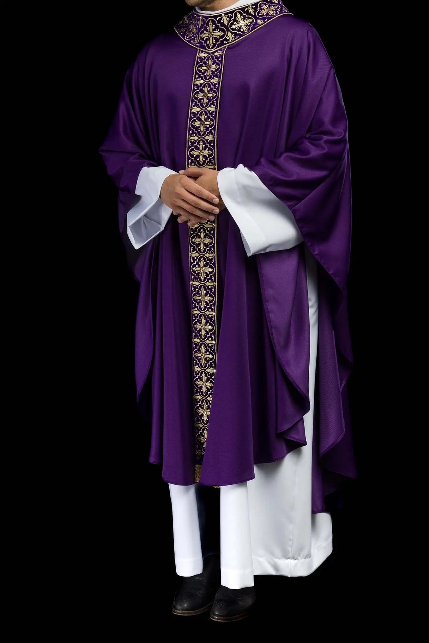 Purple chasuble decorated with 500 stones with narrow band
