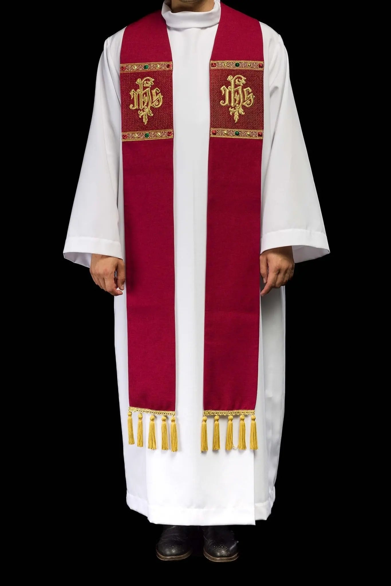 Étola rouge brodée avec le motif IHS