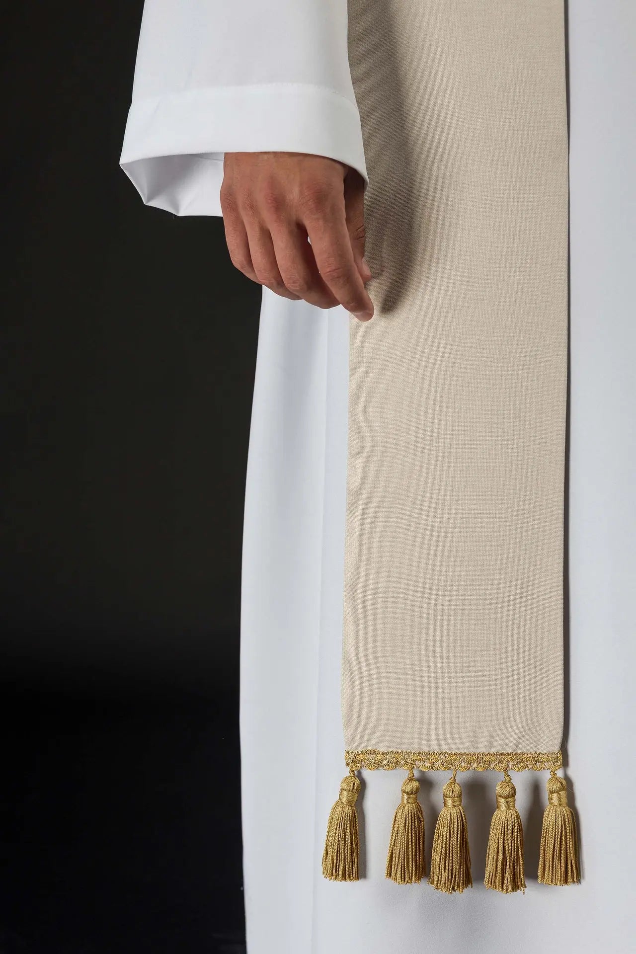 Étole brodée écrue avec motif IHS