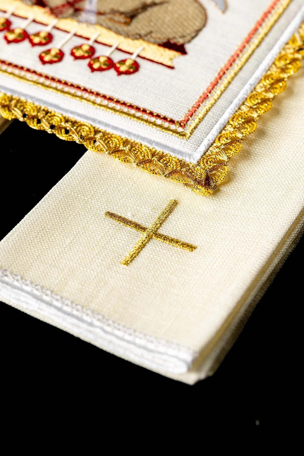 Linen cup set with lamb motif
