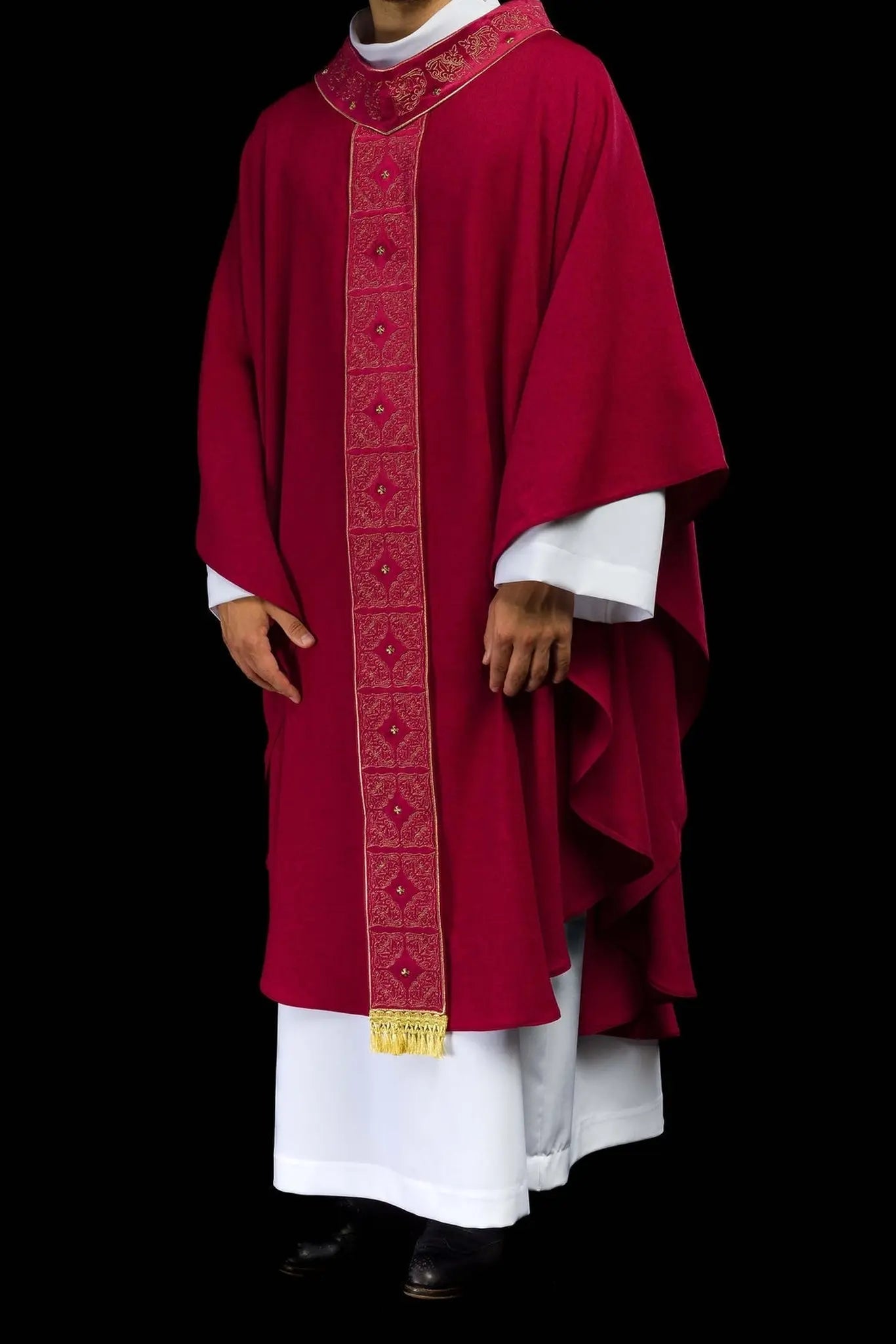 Chasuble with richly embroidered belt and collar in red