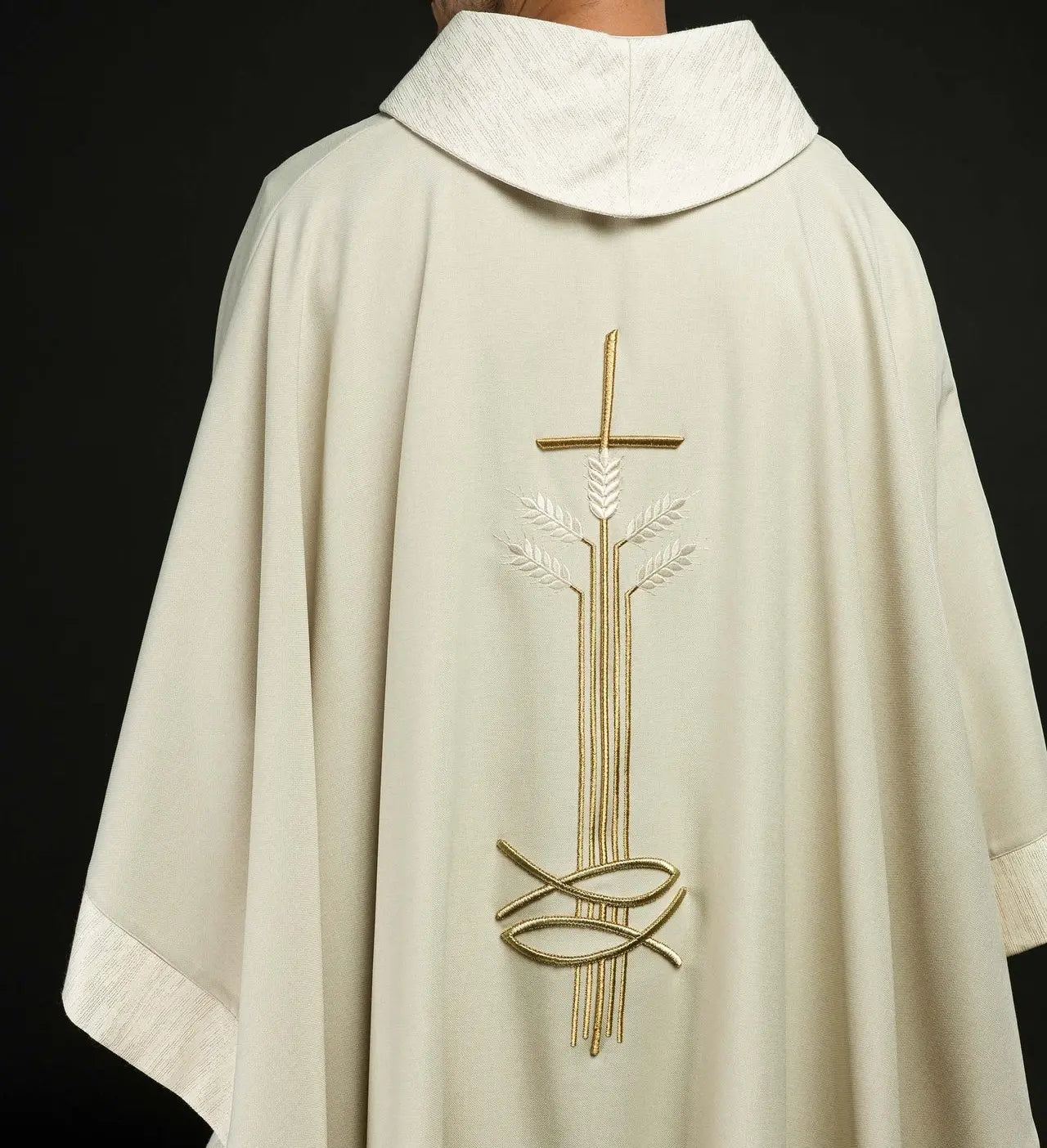 Chasuble with motif of cross, ears and fish