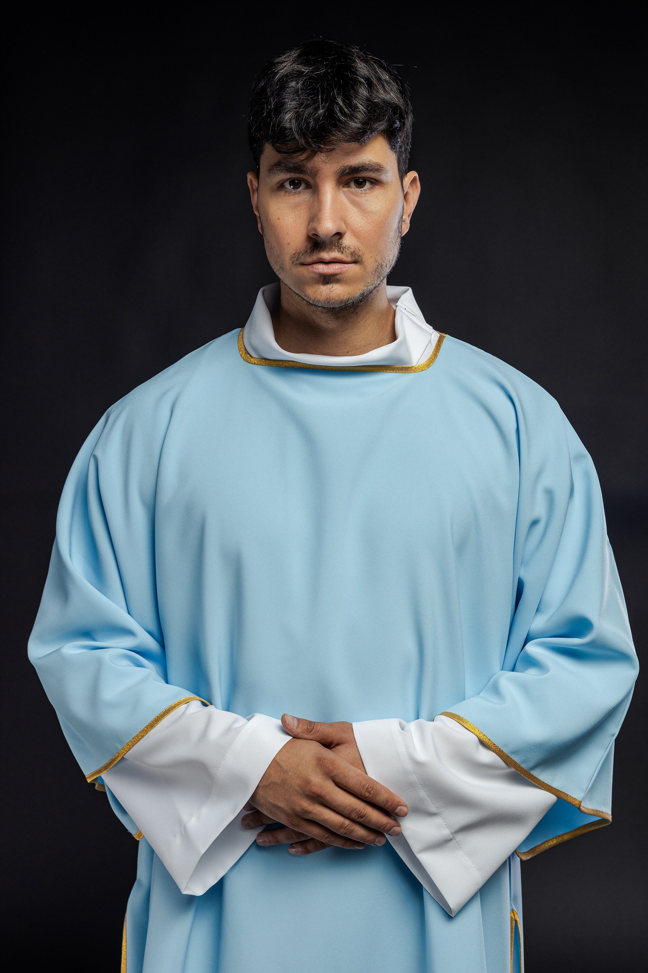 Dalmatiques lisses avec bordure dorée bleue