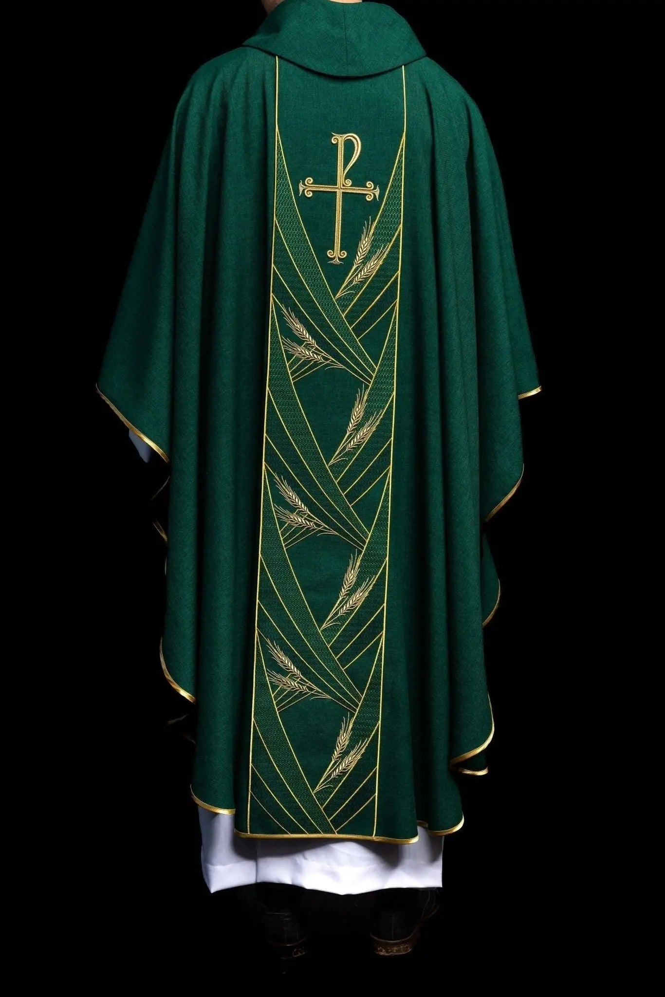 Chasuble verte avec bande PAX brodée
