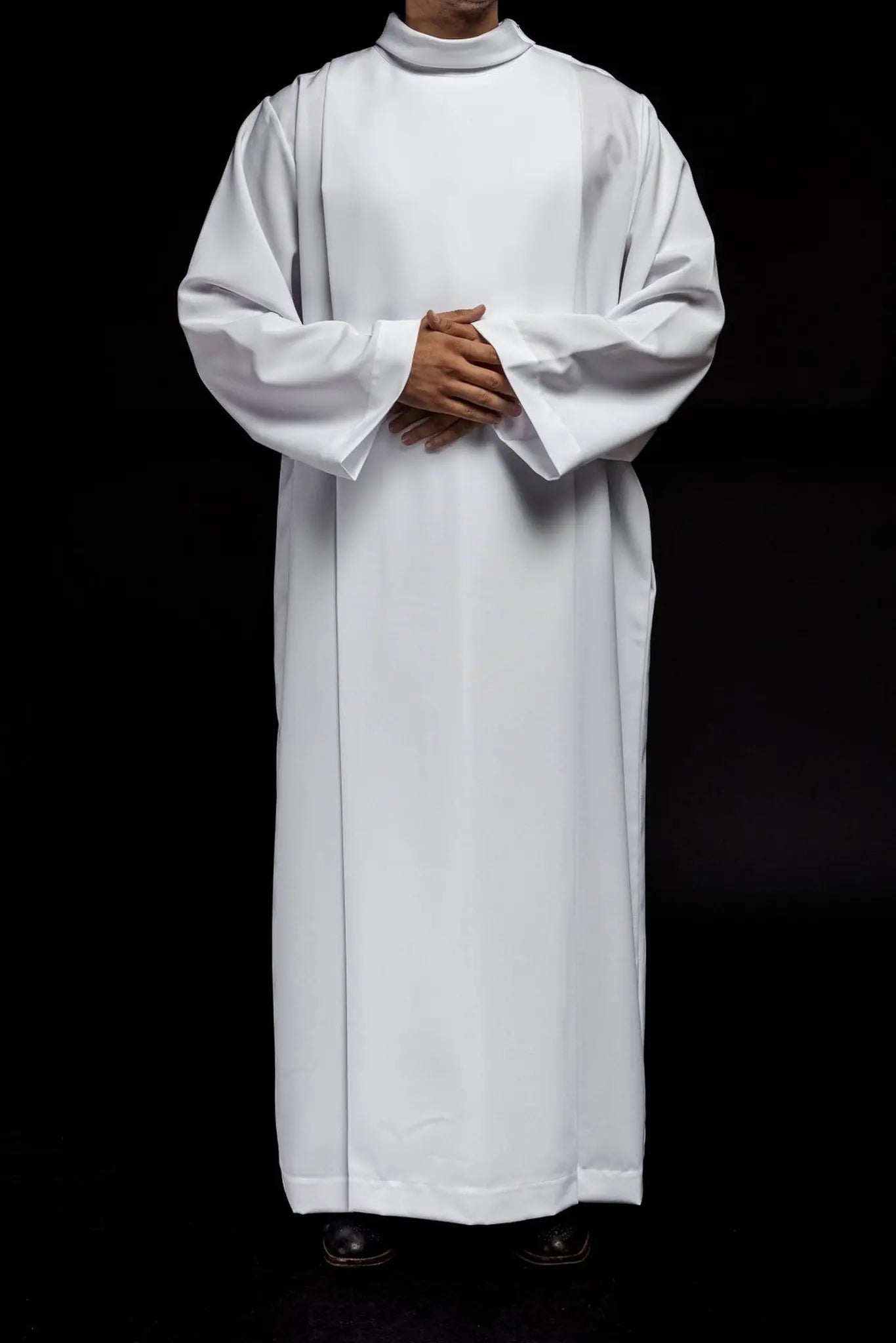 Plain turtleneck priest's robe White