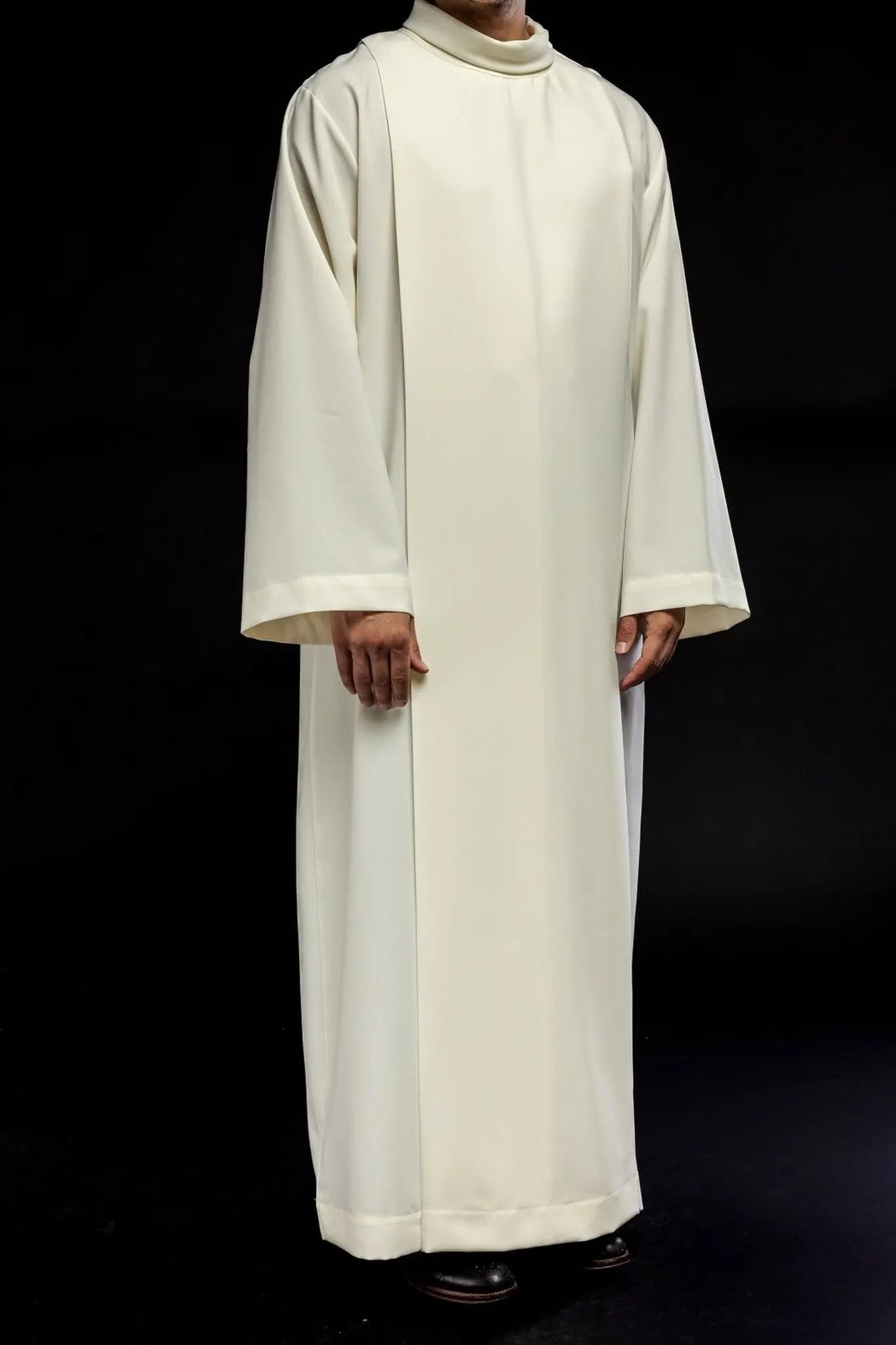 Smooth turtlenecked priest's robe Ecru
