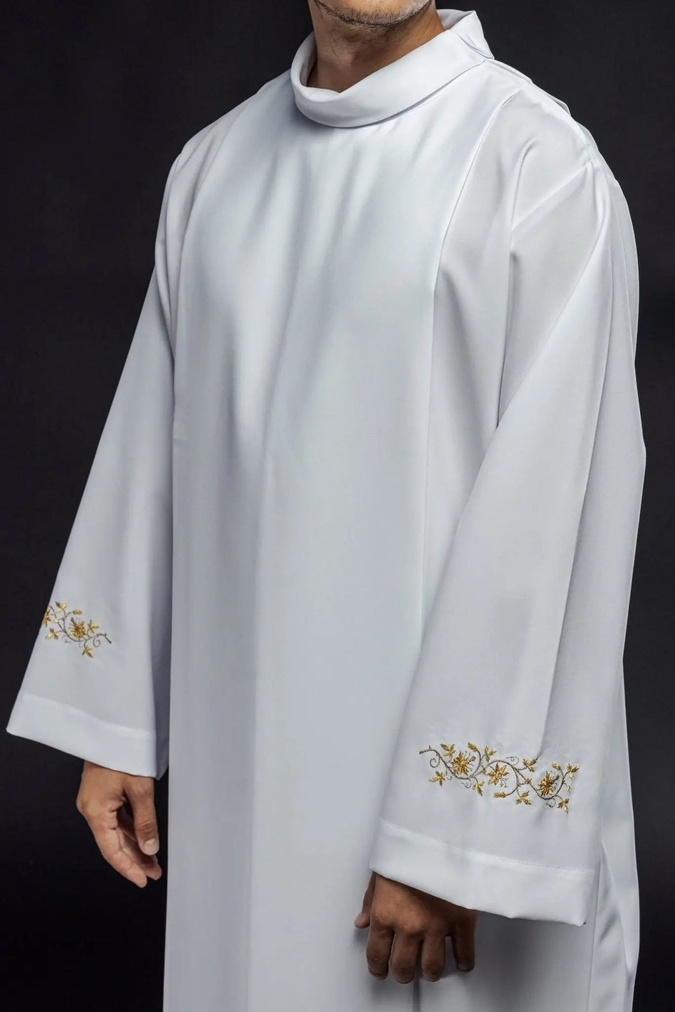 Embroidered priest's robe with turtleneck White