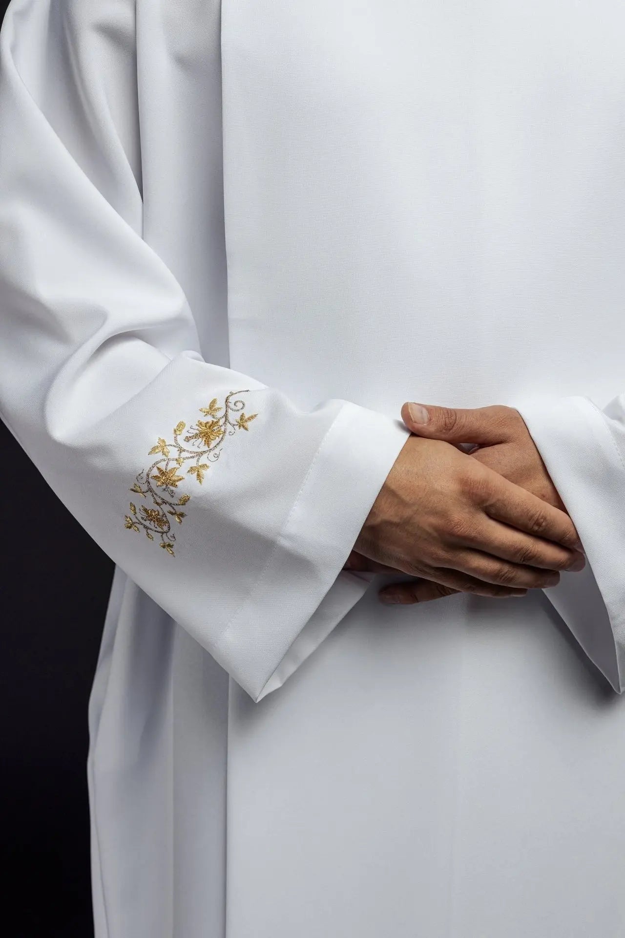 Embroidered priest's robe with turtleneck White