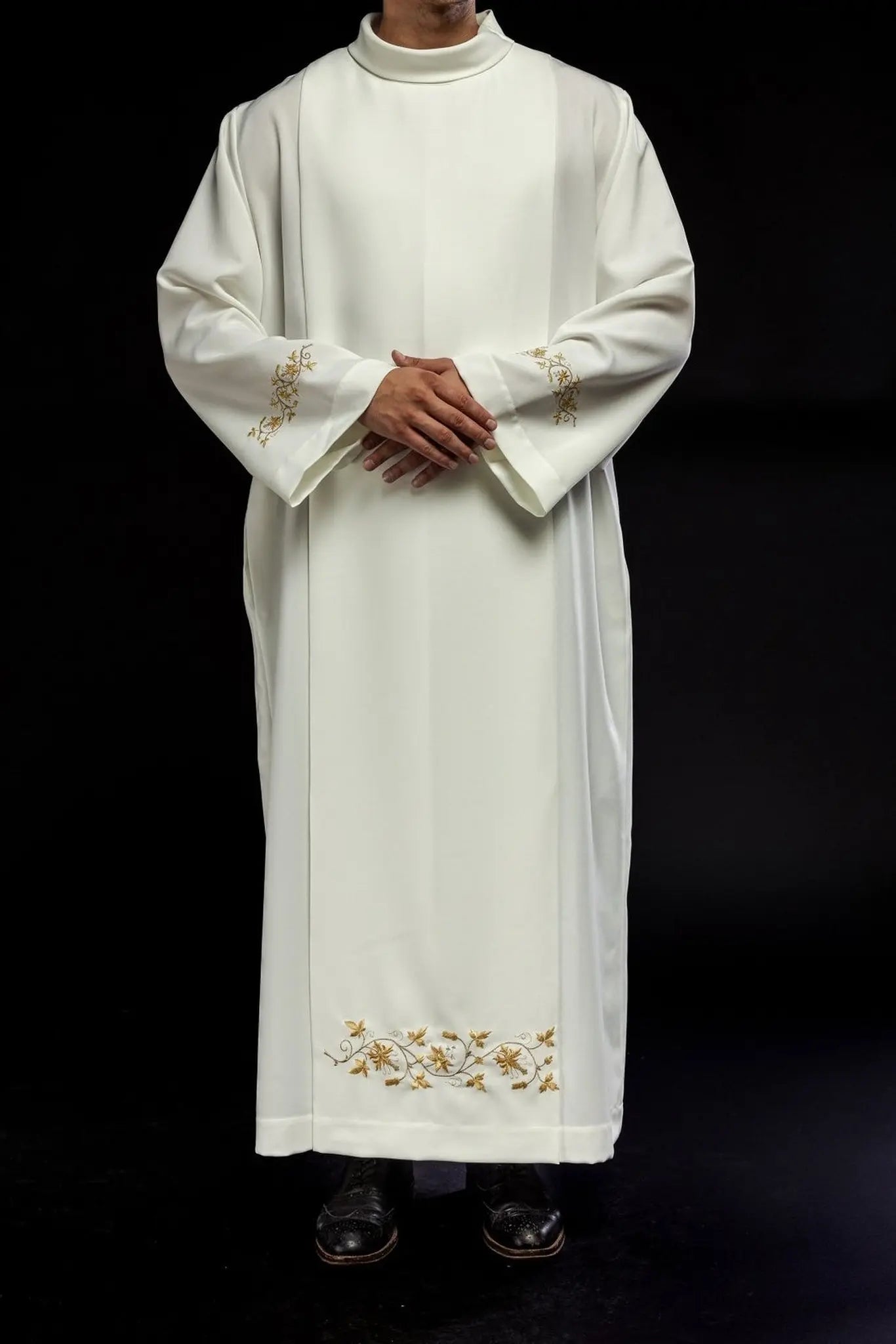 Embroidered turtleneck priest's robe Ecru