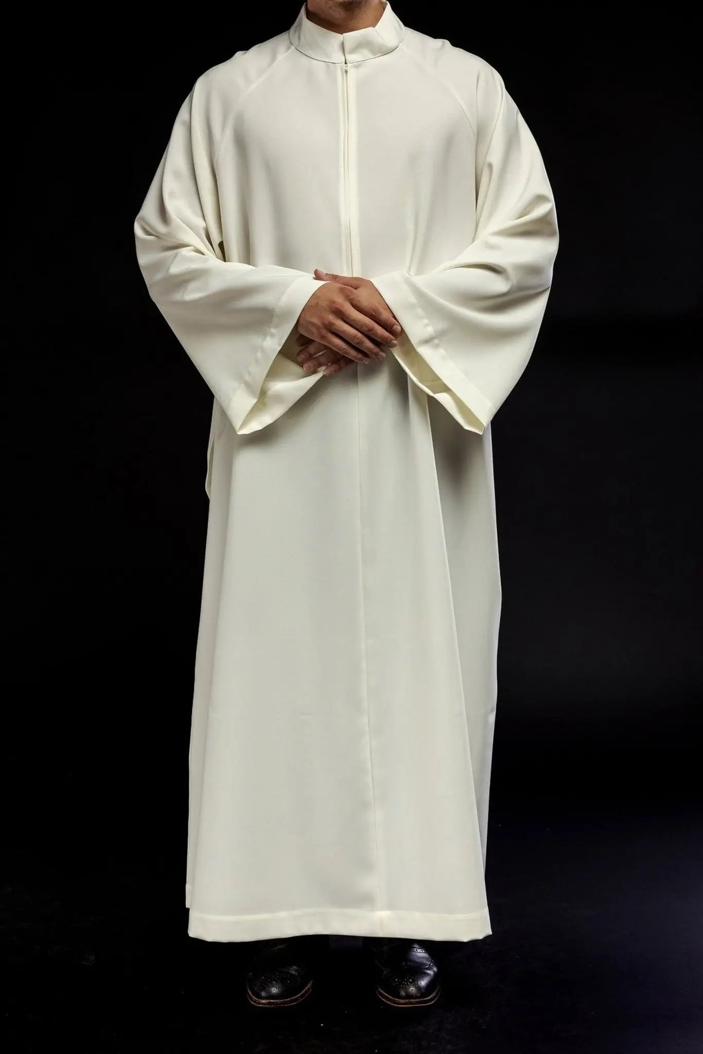 Priest's robe zip front Ecru