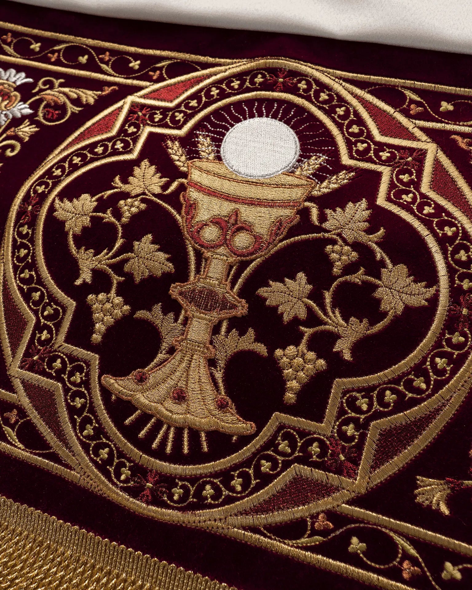 Canopy for 6 spars embroidered on velvet