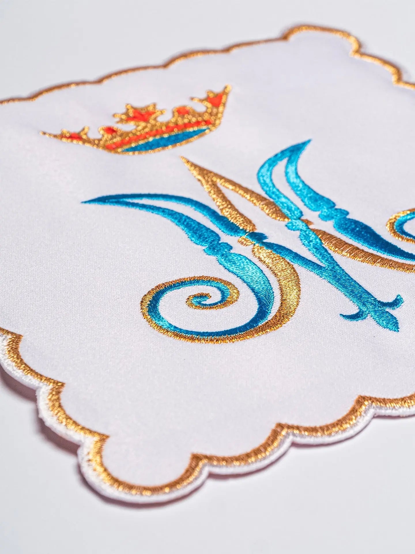 Linens de calice brodés marian