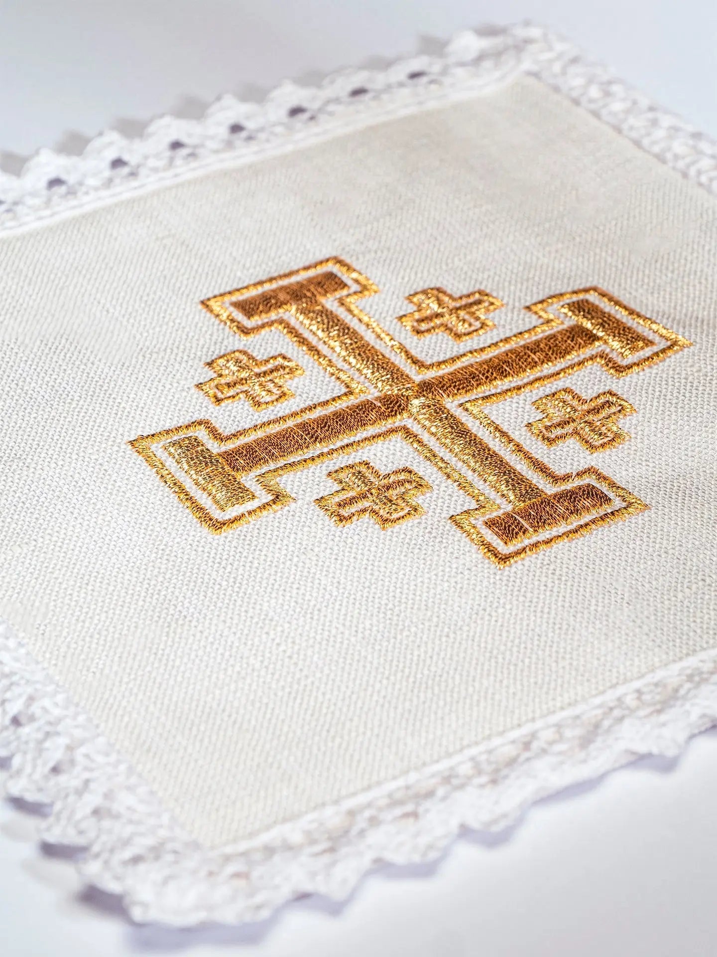 Lin de calice en lin avec broderie de croix de Jérusalem