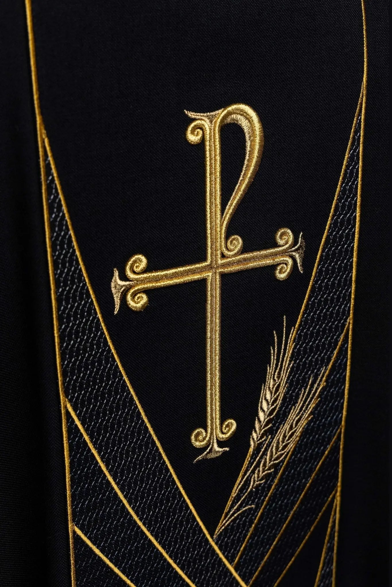 Black chasuble with embroidered PAX band and wheat motif - HAFTINA ATELIER