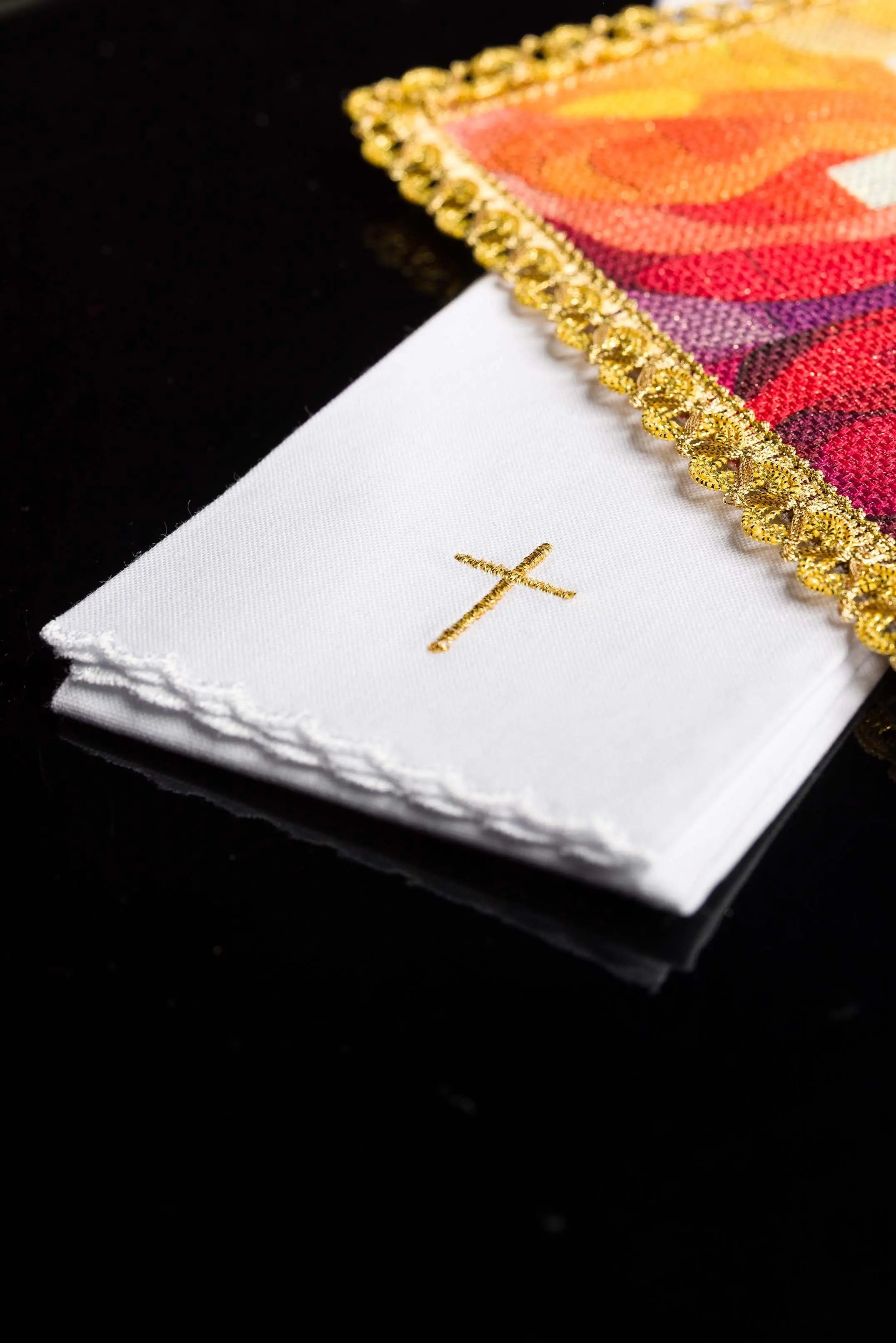 Chalice Linen Set with Multicolour Cross Pall - HAFTINA ATELIER