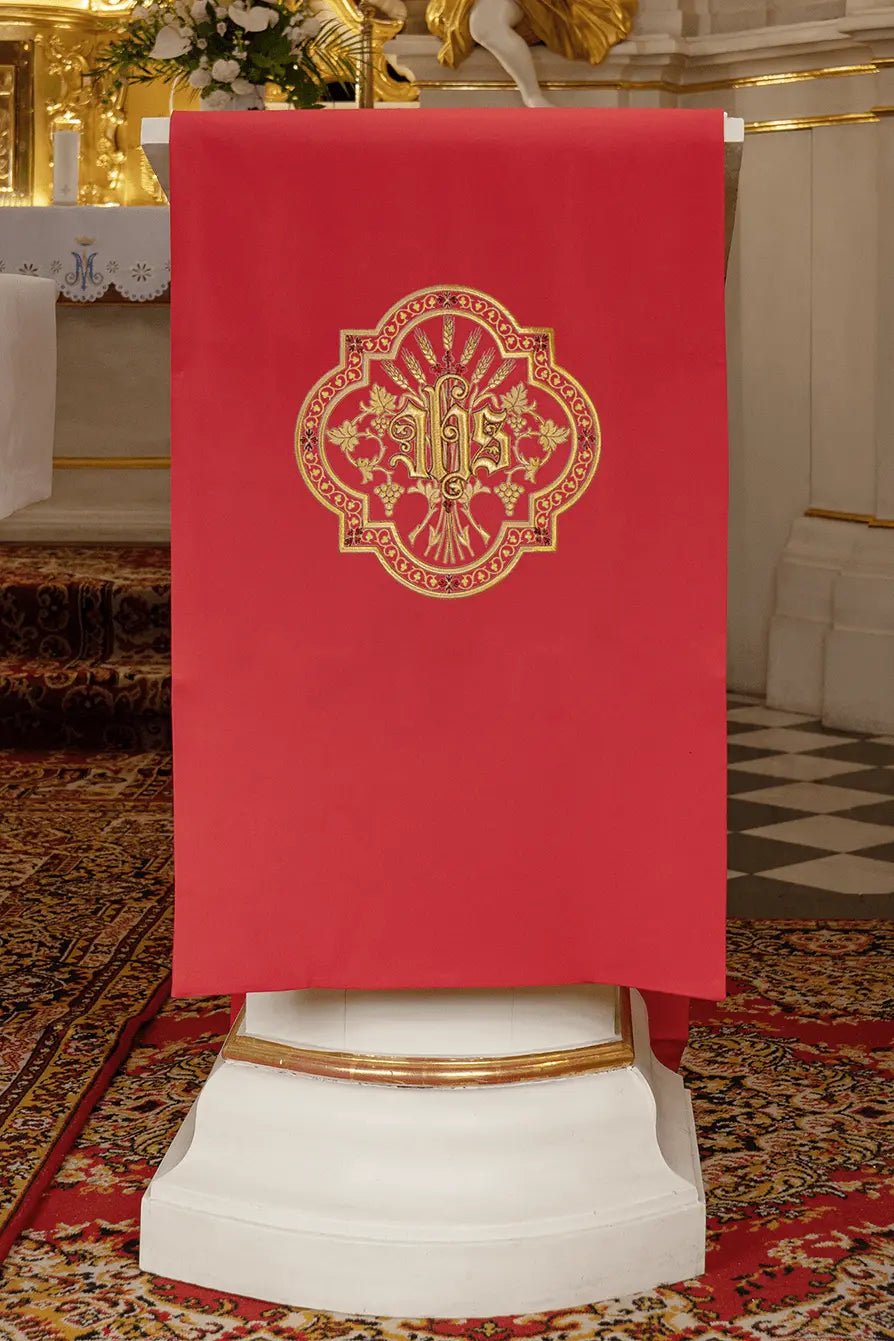 Serviette d'évangéliaire brodée d'or I JHS