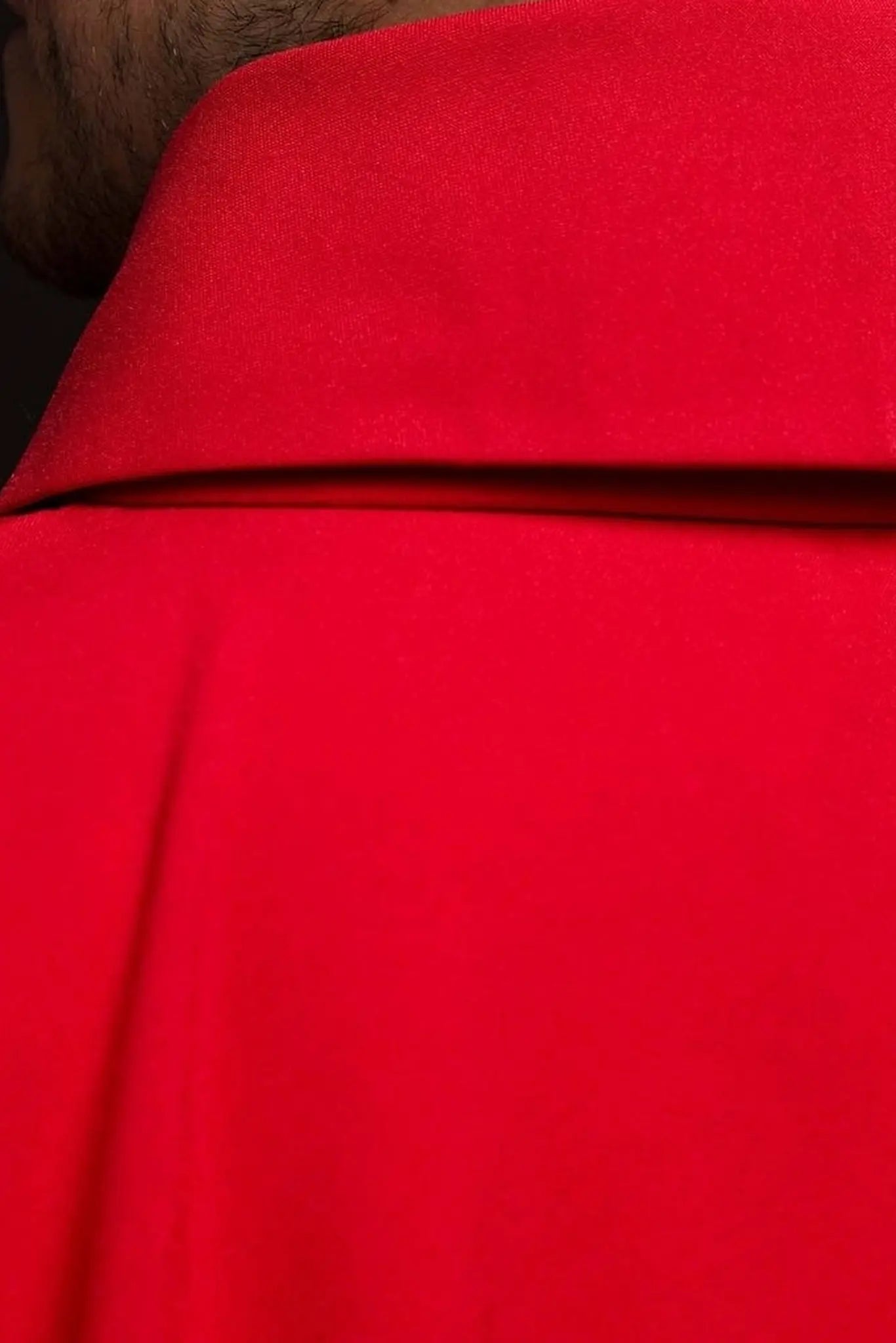 Chasuble rouge avec broderie de la Croix et des Pointes