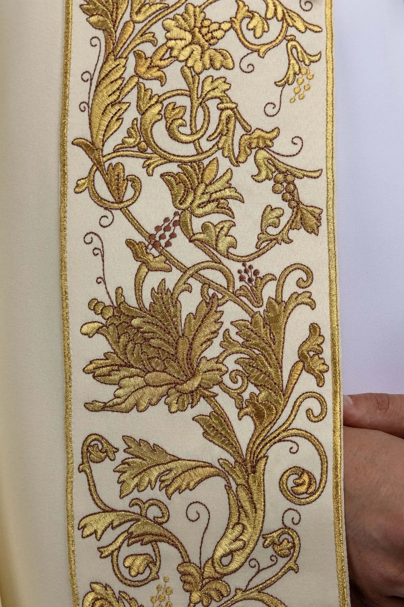 Chape liturgique avec broderie du Sacré-Cœur de Jésus