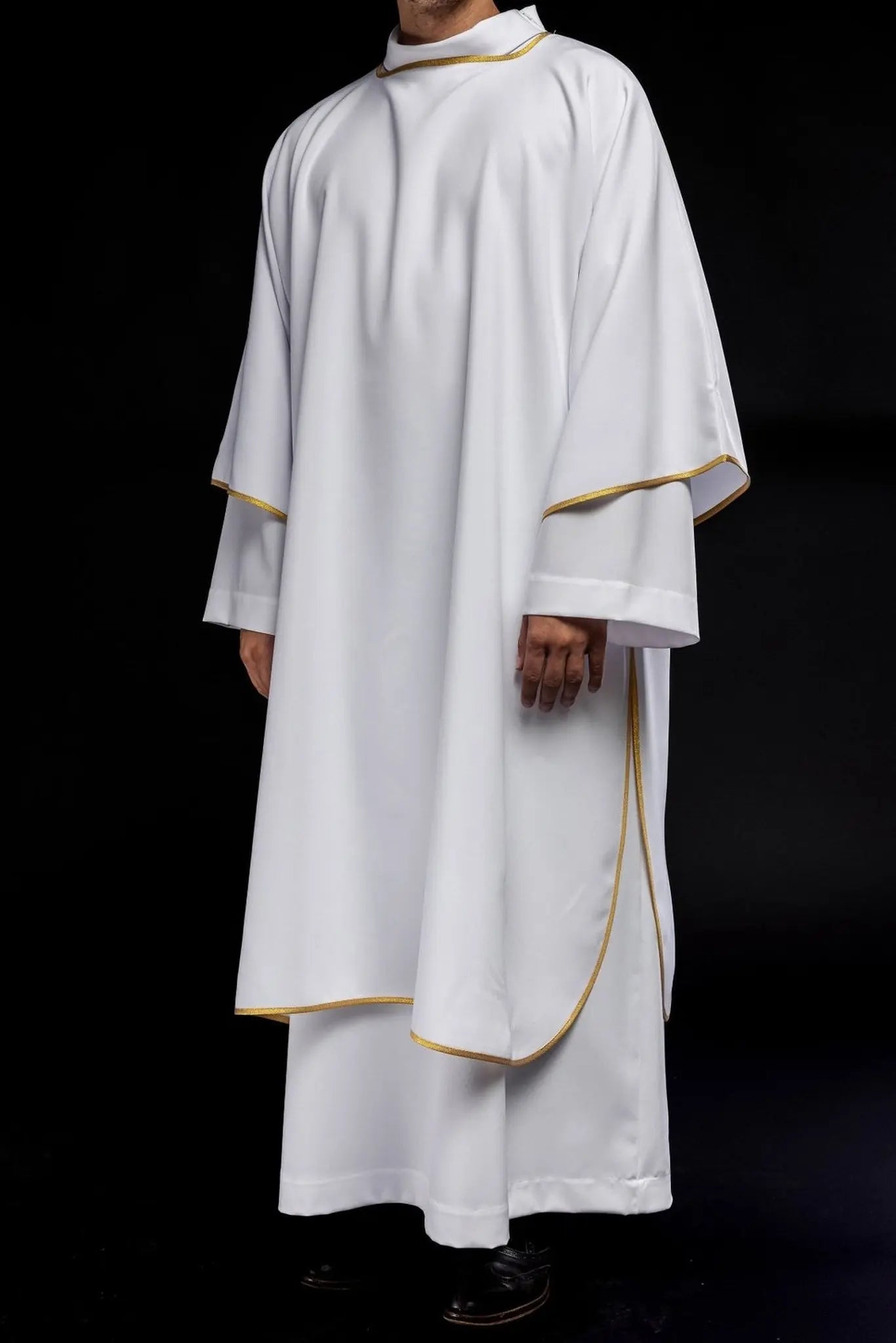 Embroidered plain dalmatics with gold trim white
