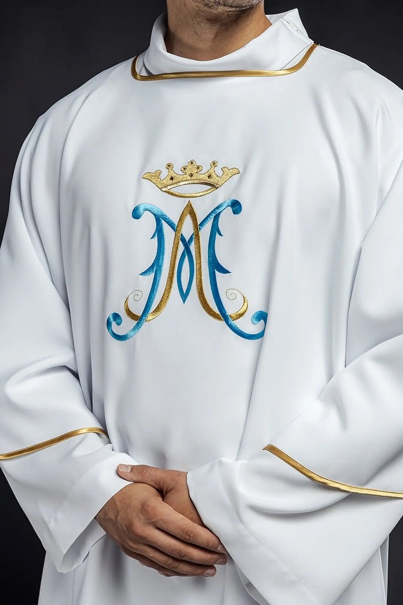 Dalmatics with Marian embroidery