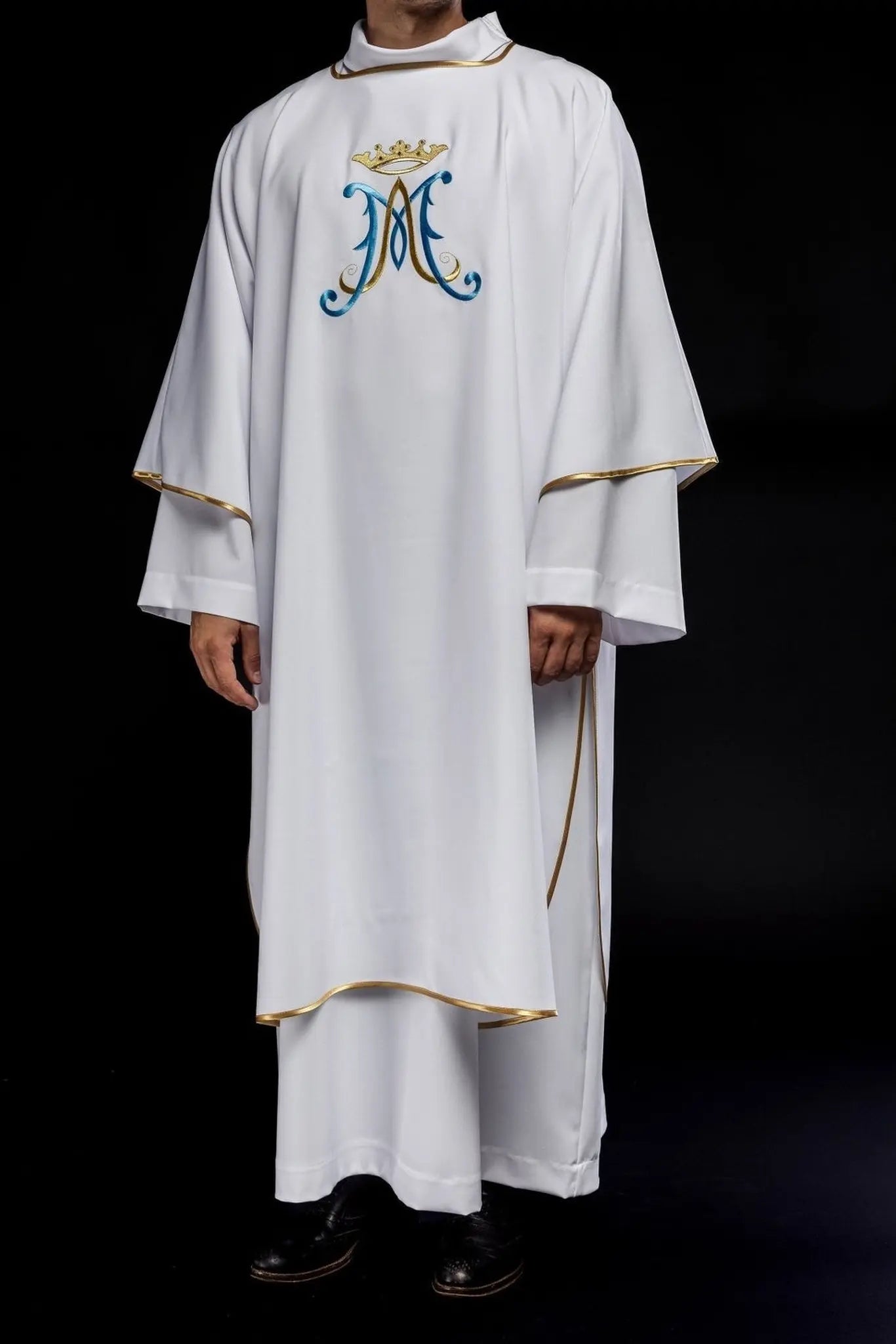 Dalmatics with Marian embroidery
