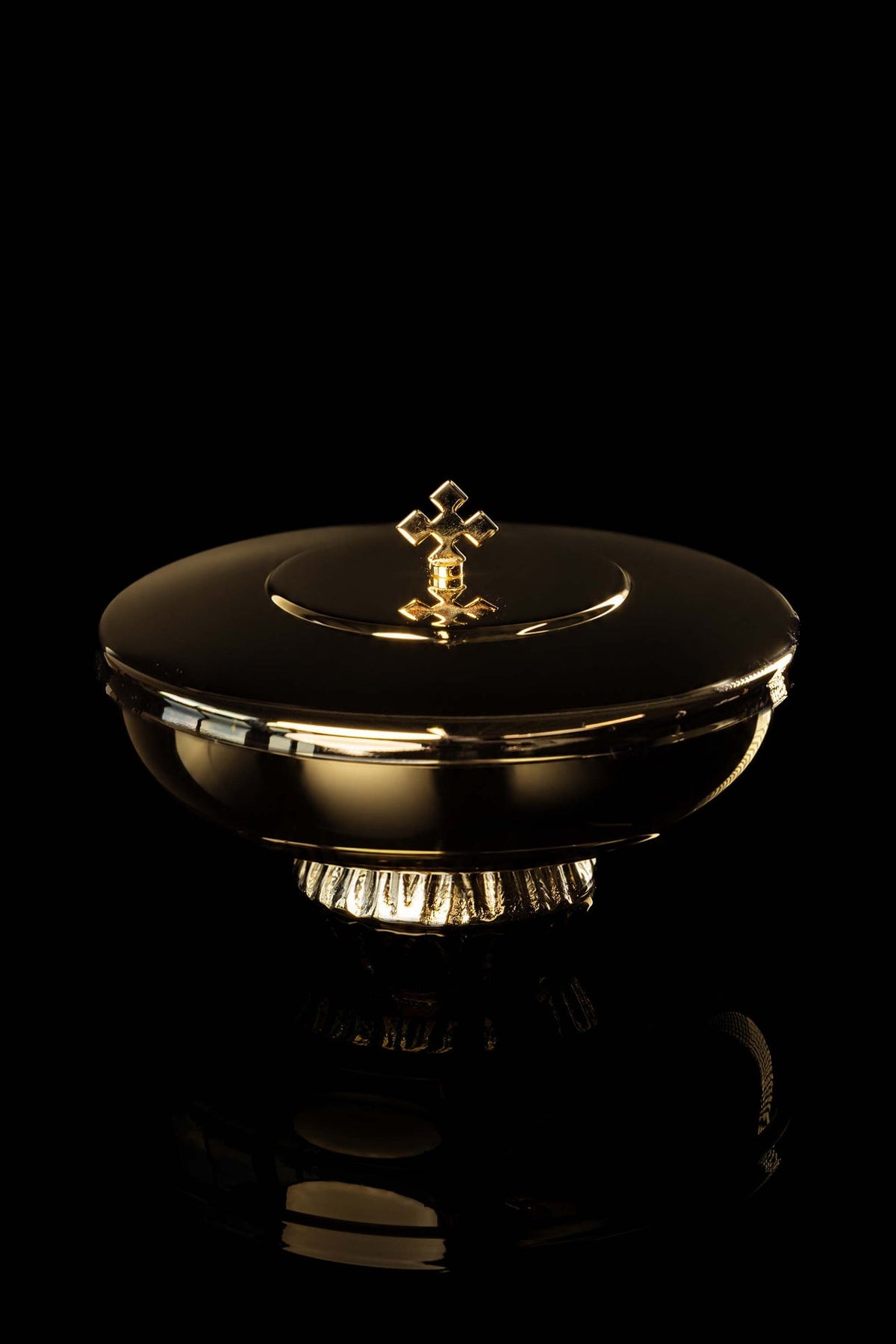 Gold-plated brass ciborium with decorative cross, 5.5 in (14 cm), front view