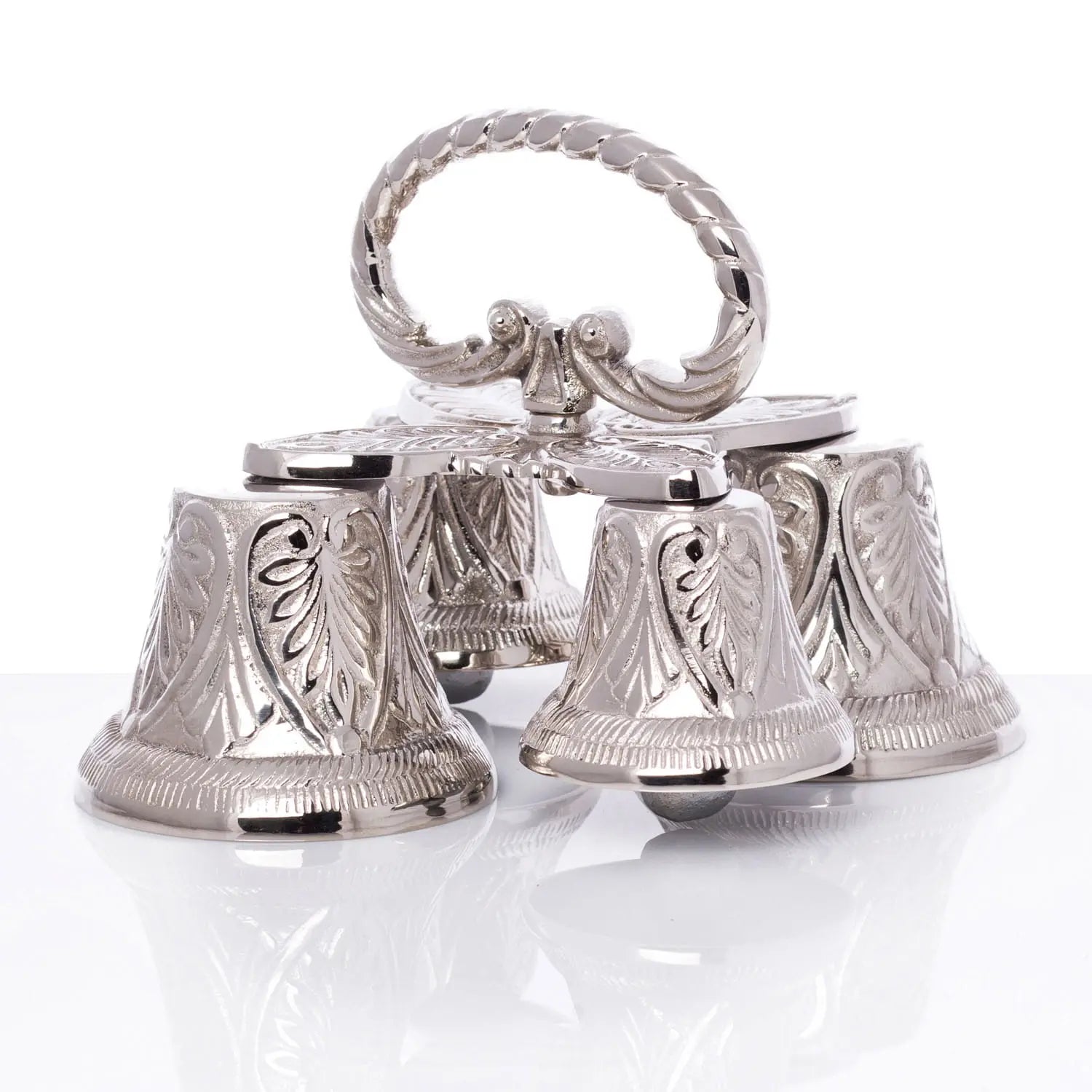 Quatuor de cloches d'autel en laiton argenté