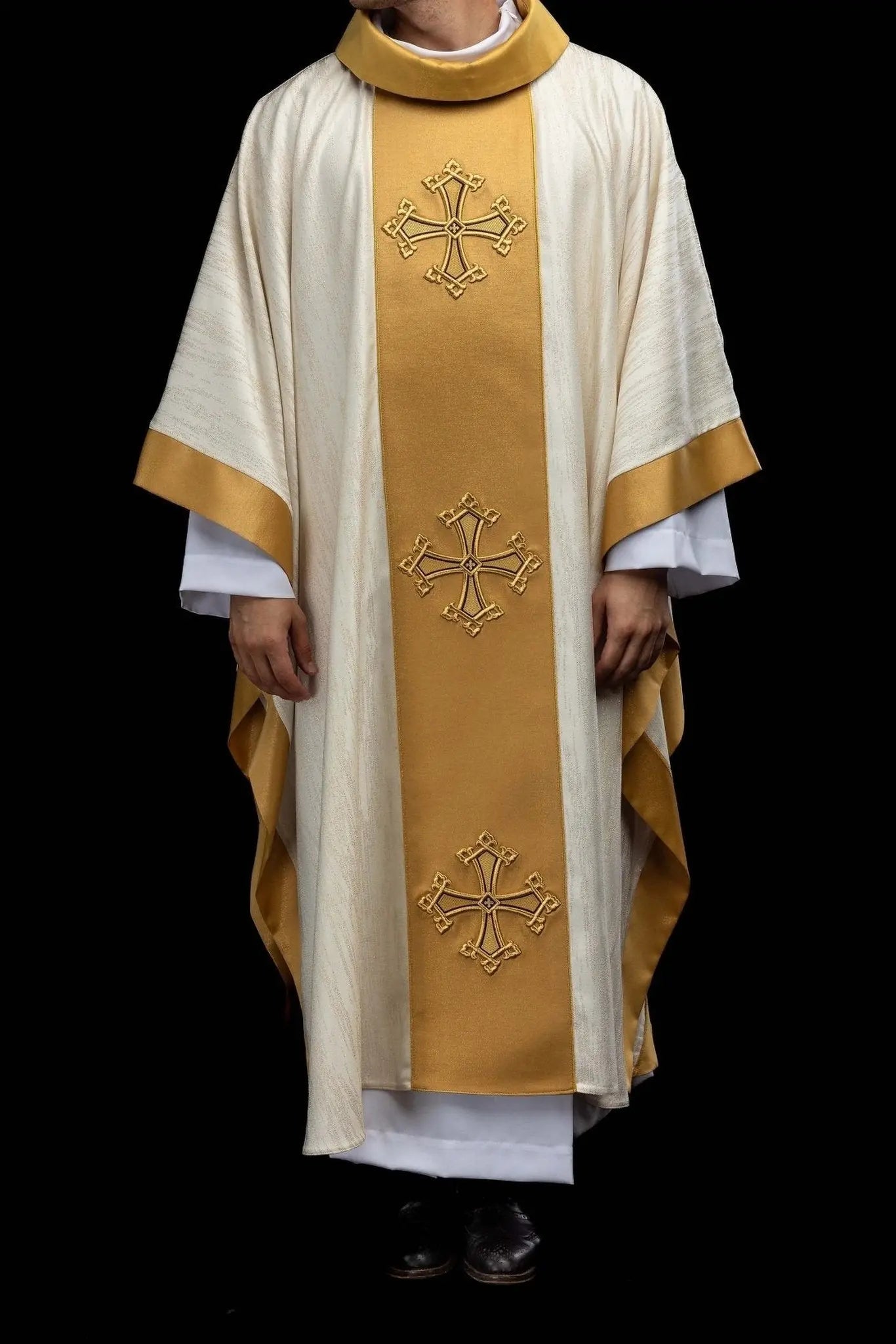 Ecru Chasuble with Embroidered Cross Band - HAFTINA ATELIER