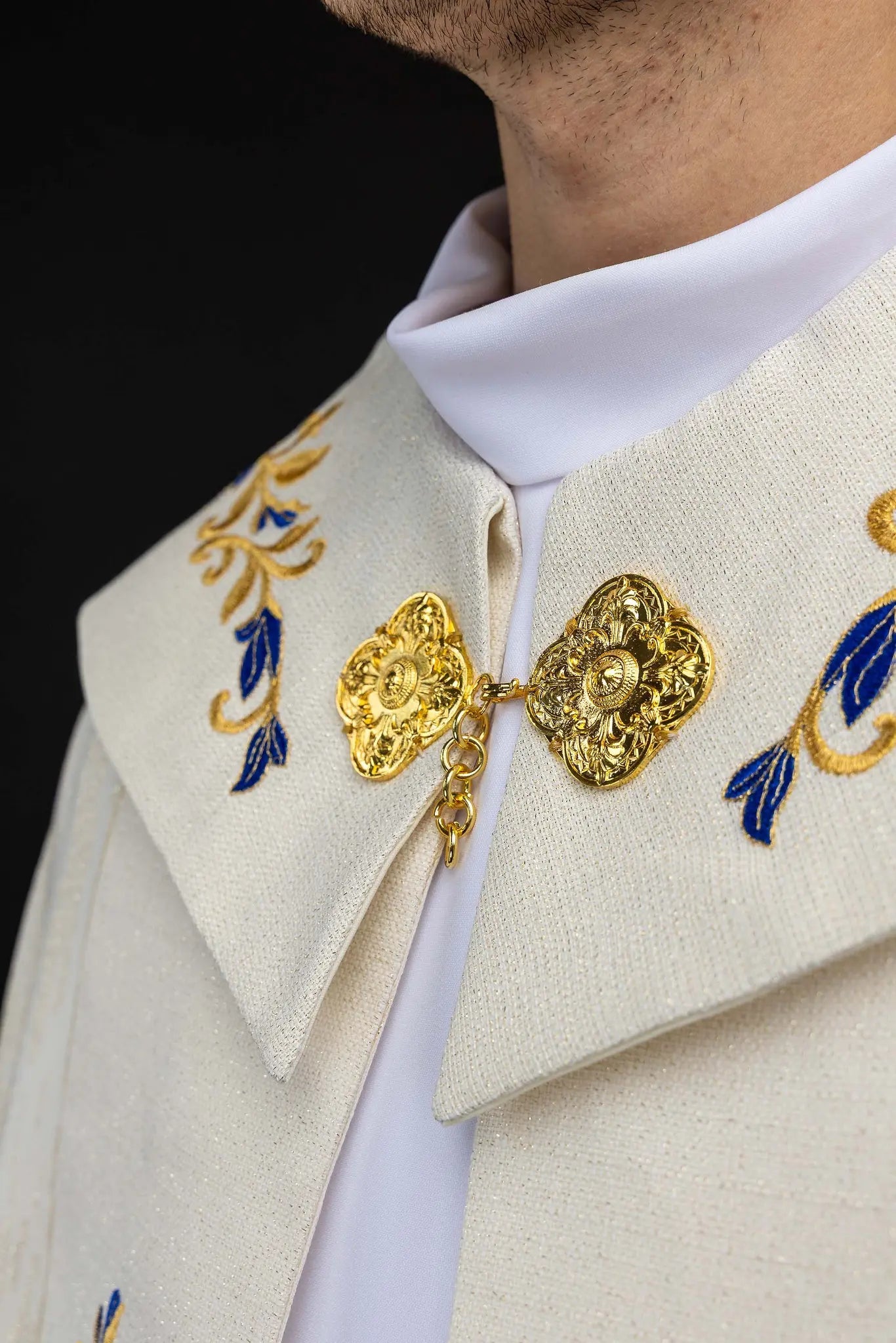 Ecru embroidered cope with Marian symbol - HAFTINA ATELIER