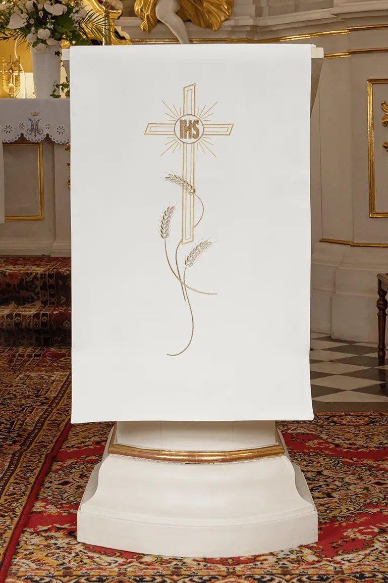 Nappe de lutrin brodée avec croix et motif IHS