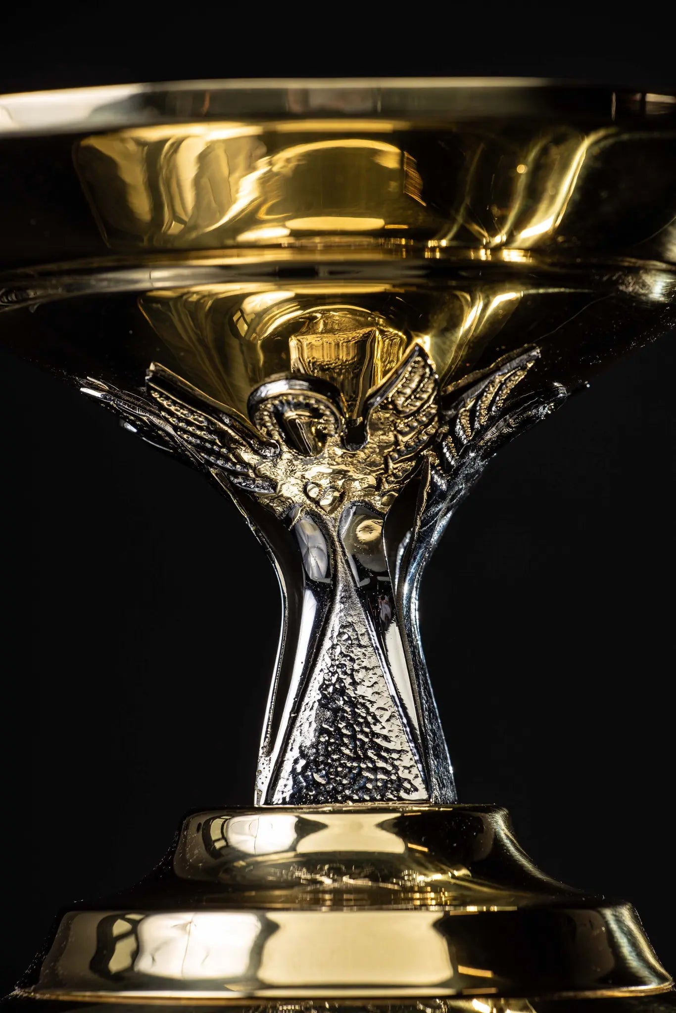 Handmade Gold-Plated Brass Monstrance Throne with Angel Ornament - HAFTINA ATELIER