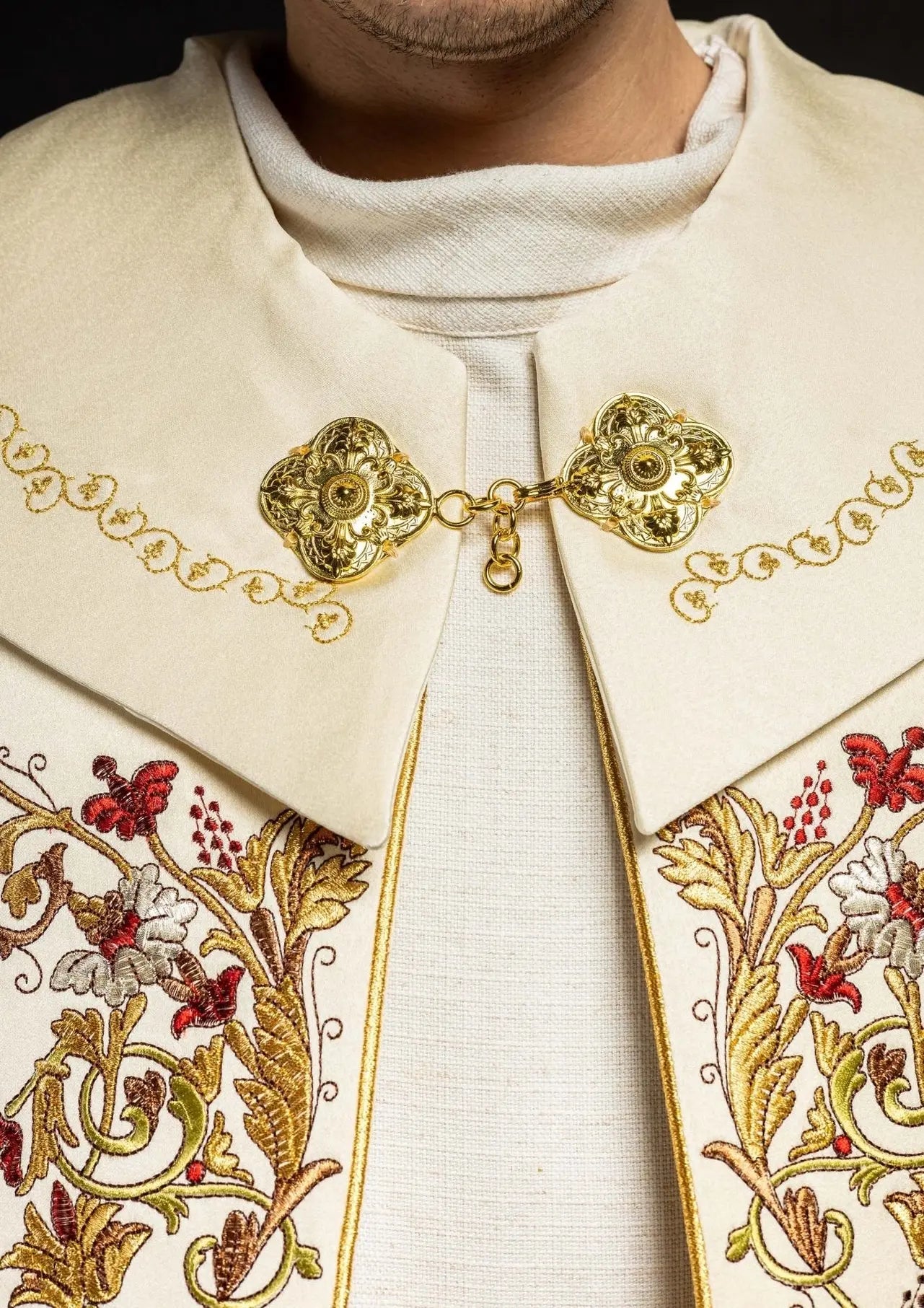 Coiffe eucharistique avec monogramme PAX écru
