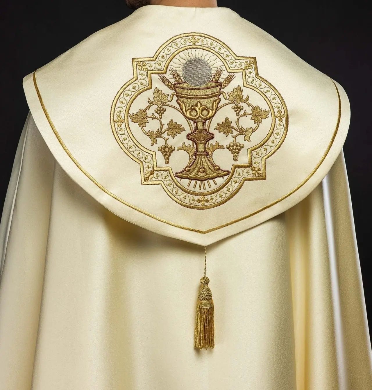 Calice liturgique brodé écru