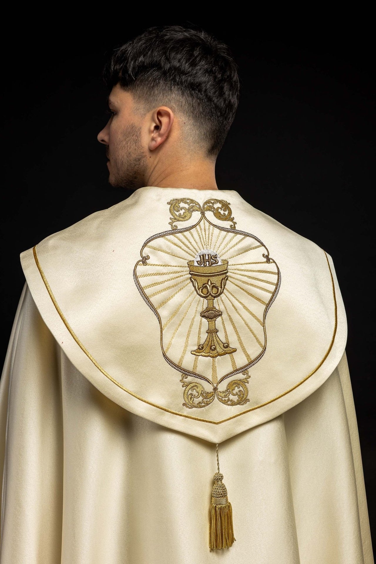 Kapa liturgiczna haftowany kielich i IHS ecru